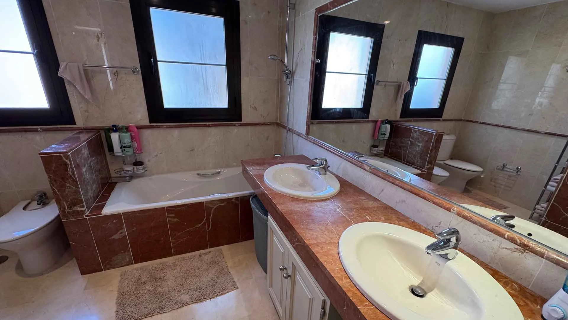 Buy Hacienda del Sol 4 bedrooms apartment