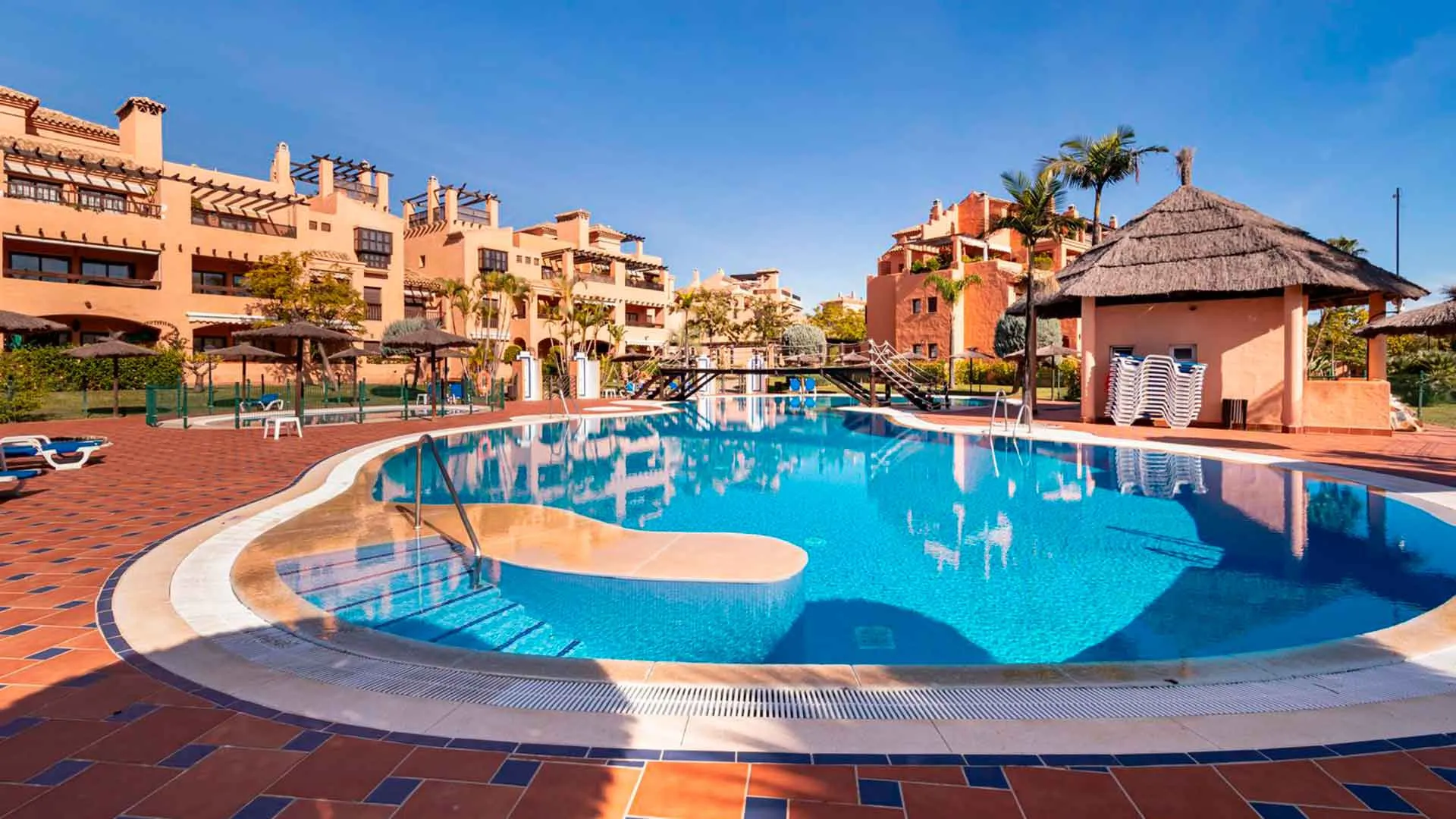Buy Hacienda del Sol 4 bedrooms apartment