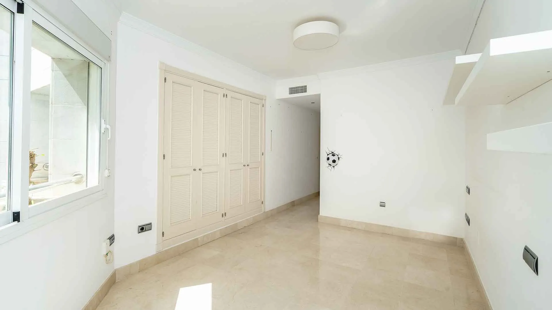 For sale Jardín del Mediterráneo apartment with 3 bedrooms