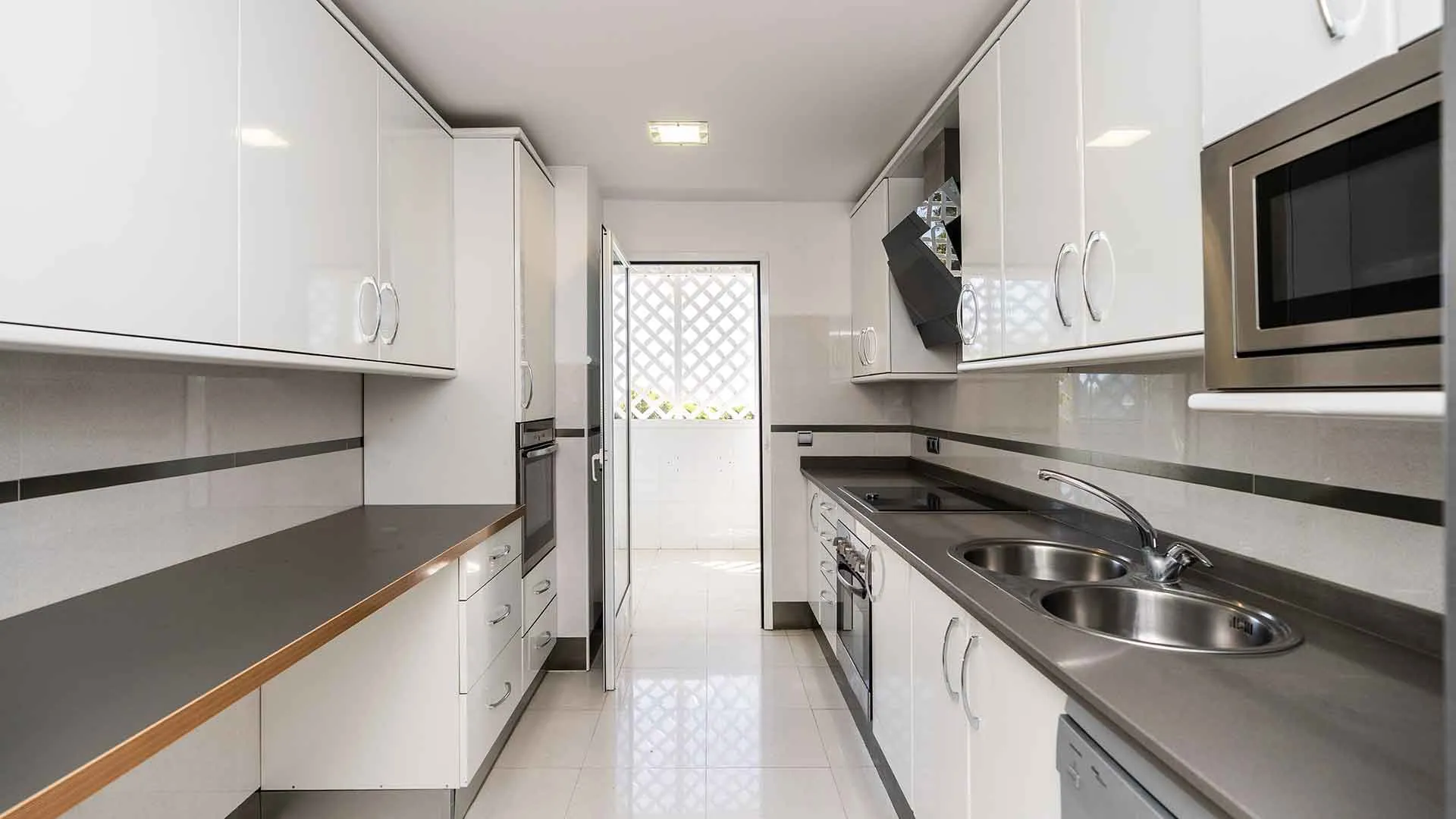 For sale Jardín del Mediterráneo apartment with 3 bedrooms