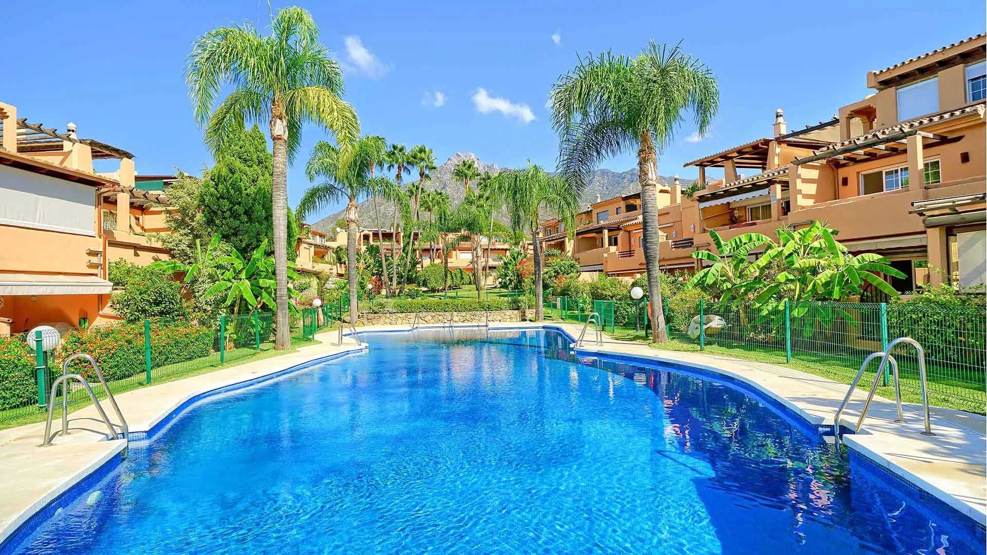 Adosado de 4 dormitorios en venta en Oasis de Nagüeles