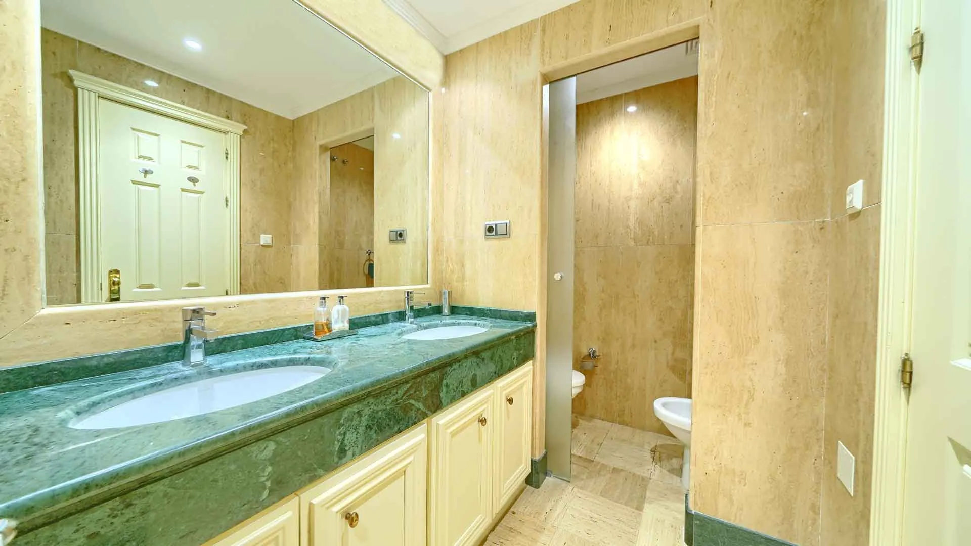 3 bedrooms Condado de Sierra Blanca apartment for sale