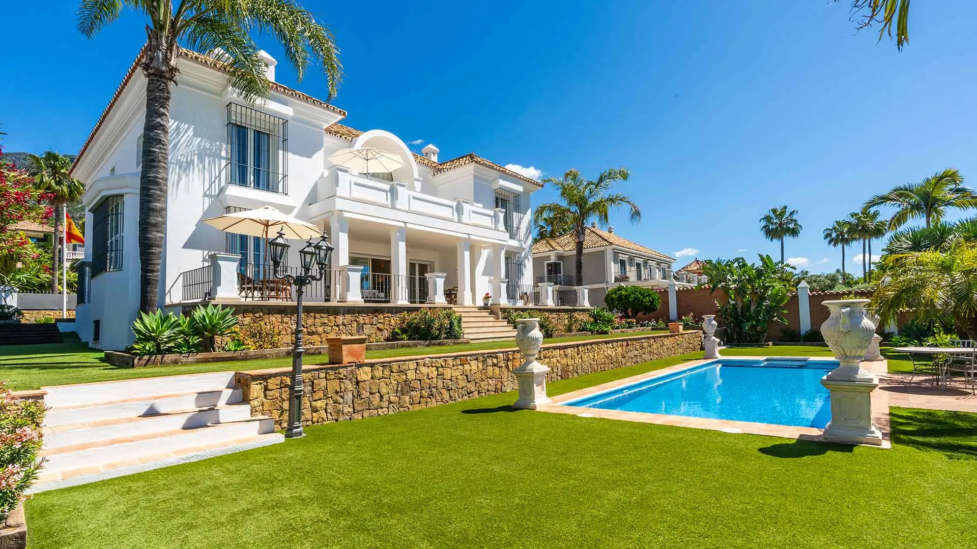 Comprar villa de 5 dormitorios en Sierra Blanca
