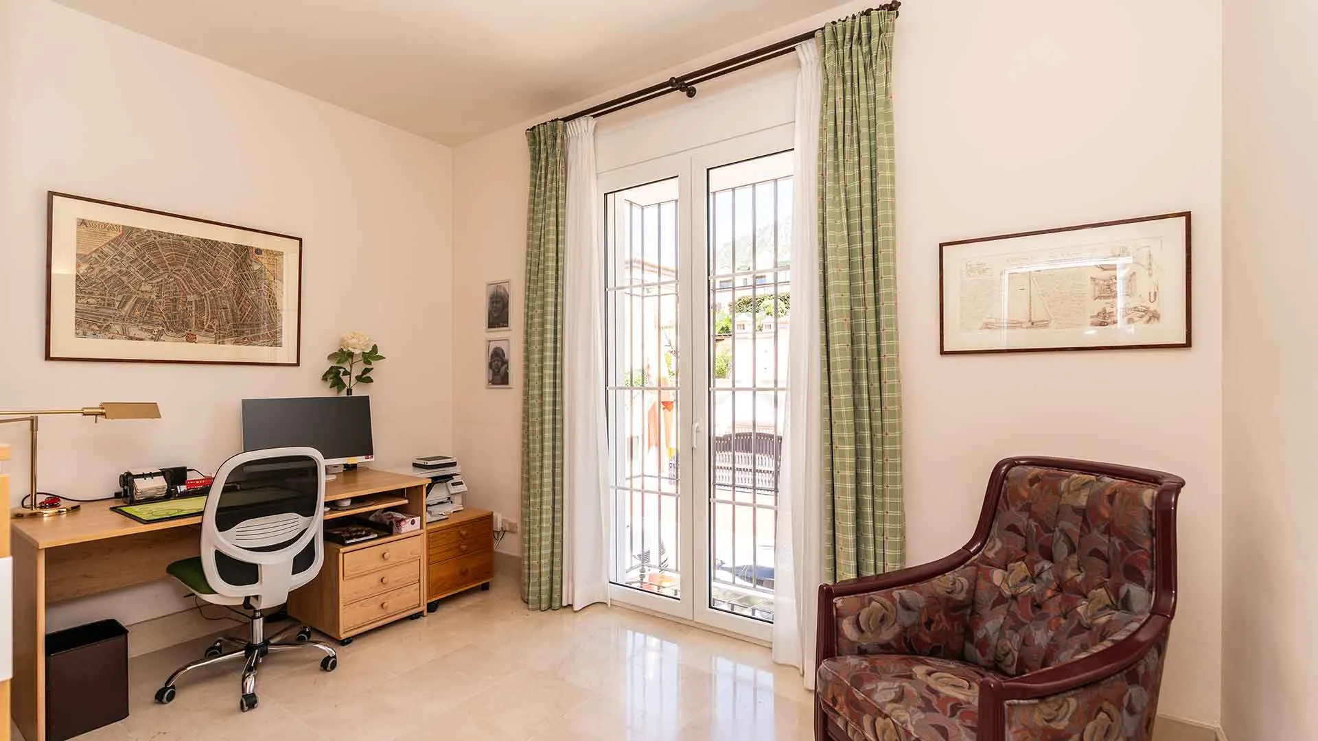 Comprar villa de 5 dormitorios en Sierra Blanca