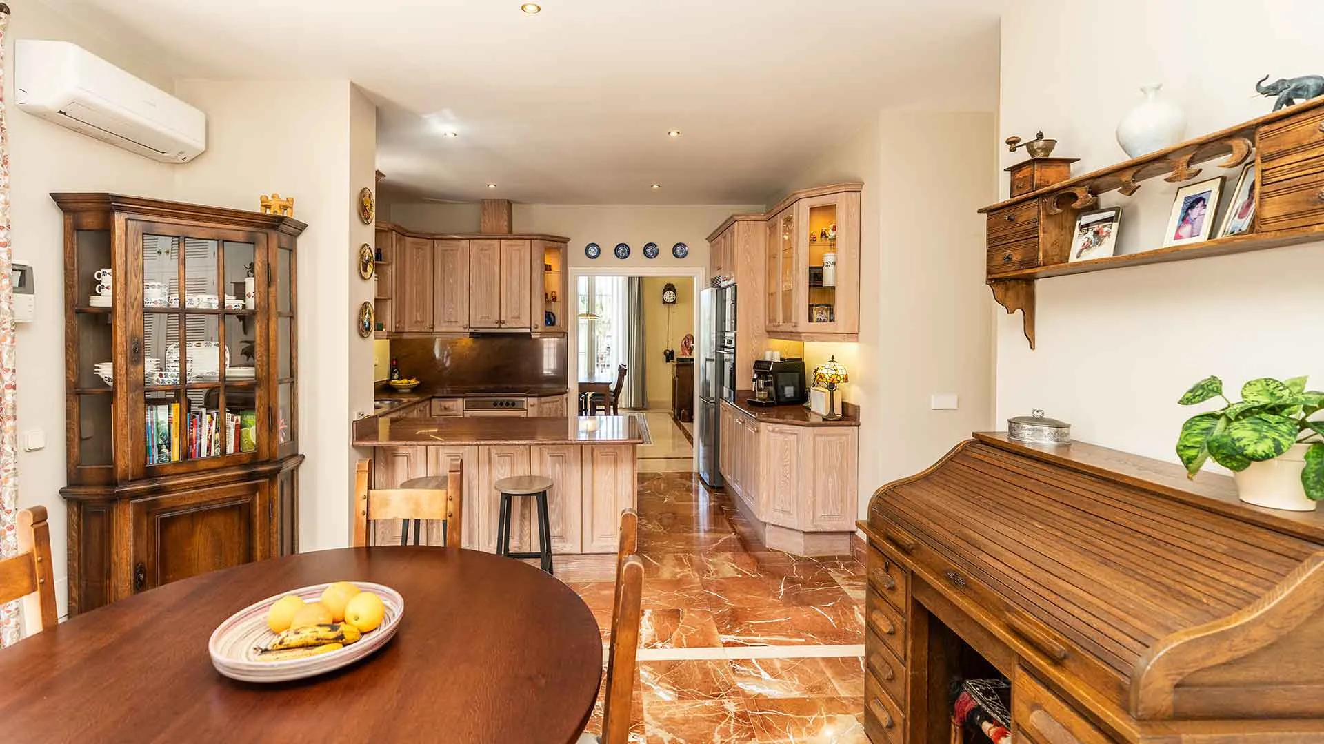 Comprar villa de 5 dormitorios en Sierra Blanca