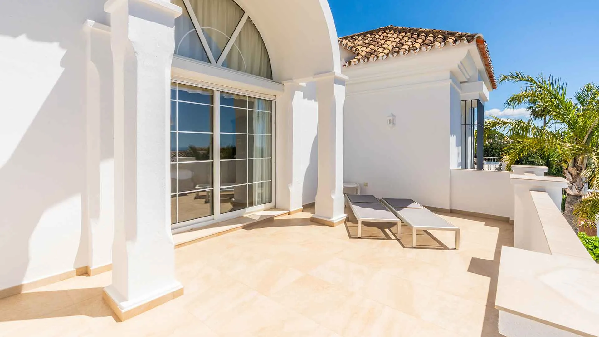 Comprar villa de 5 dormitorios en Sierra Blanca