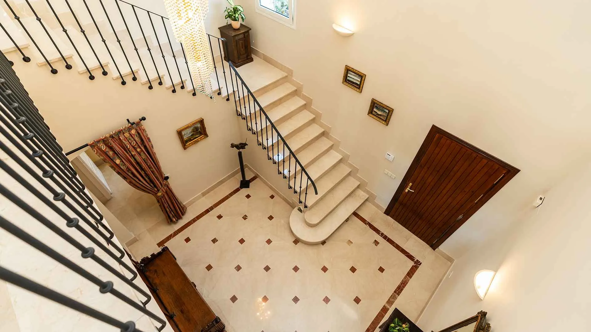 Comprar villa de 5 dormitorios en Sierra Blanca