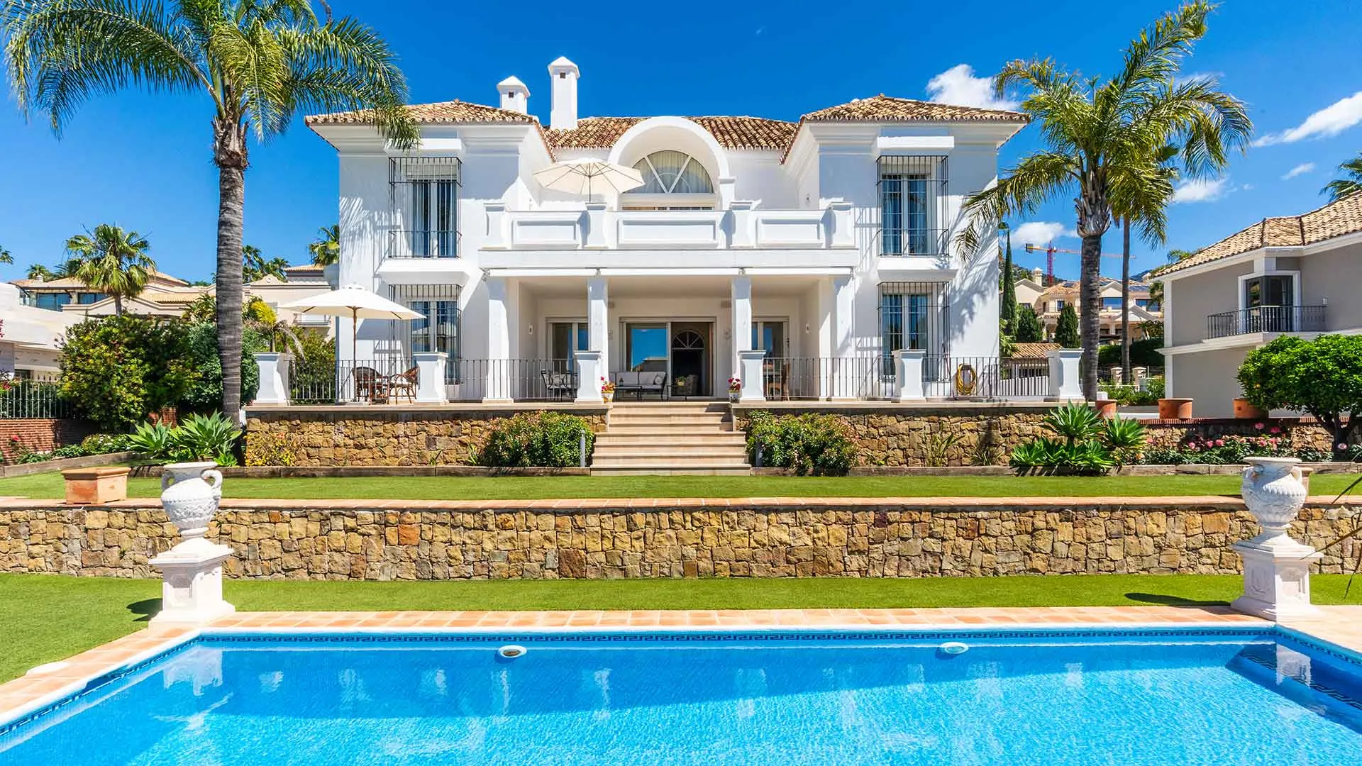 Comprar villa de 5 dormitorios en Sierra Blanca