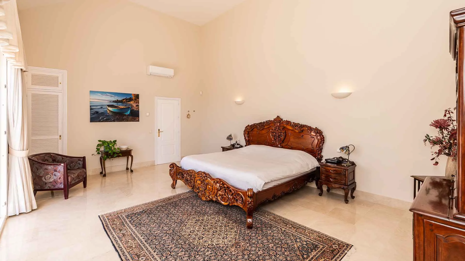 Comprar villa de 5 dormitorios en Sierra Blanca