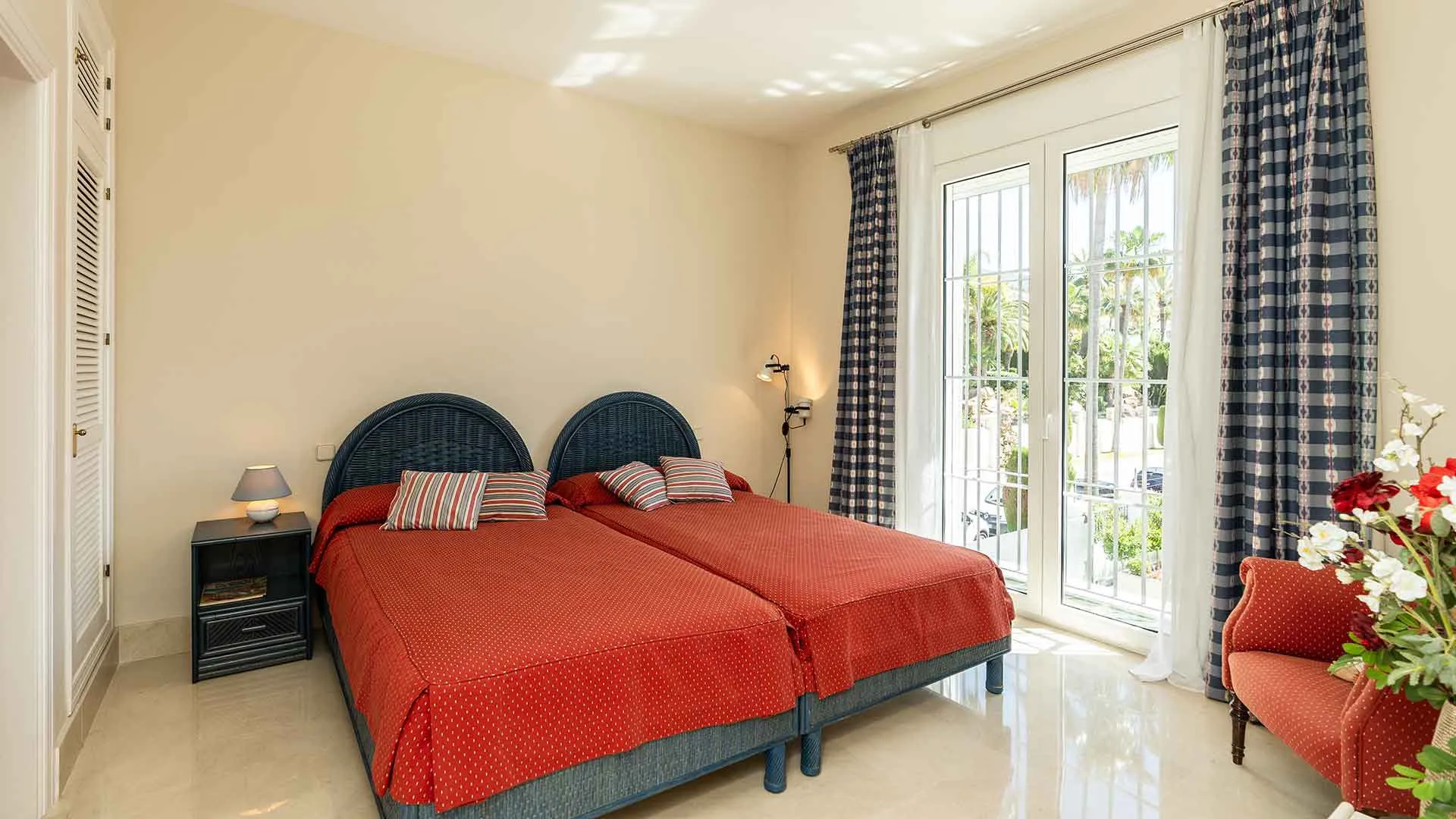 Comprar villa de 5 dormitorios en Sierra Blanca