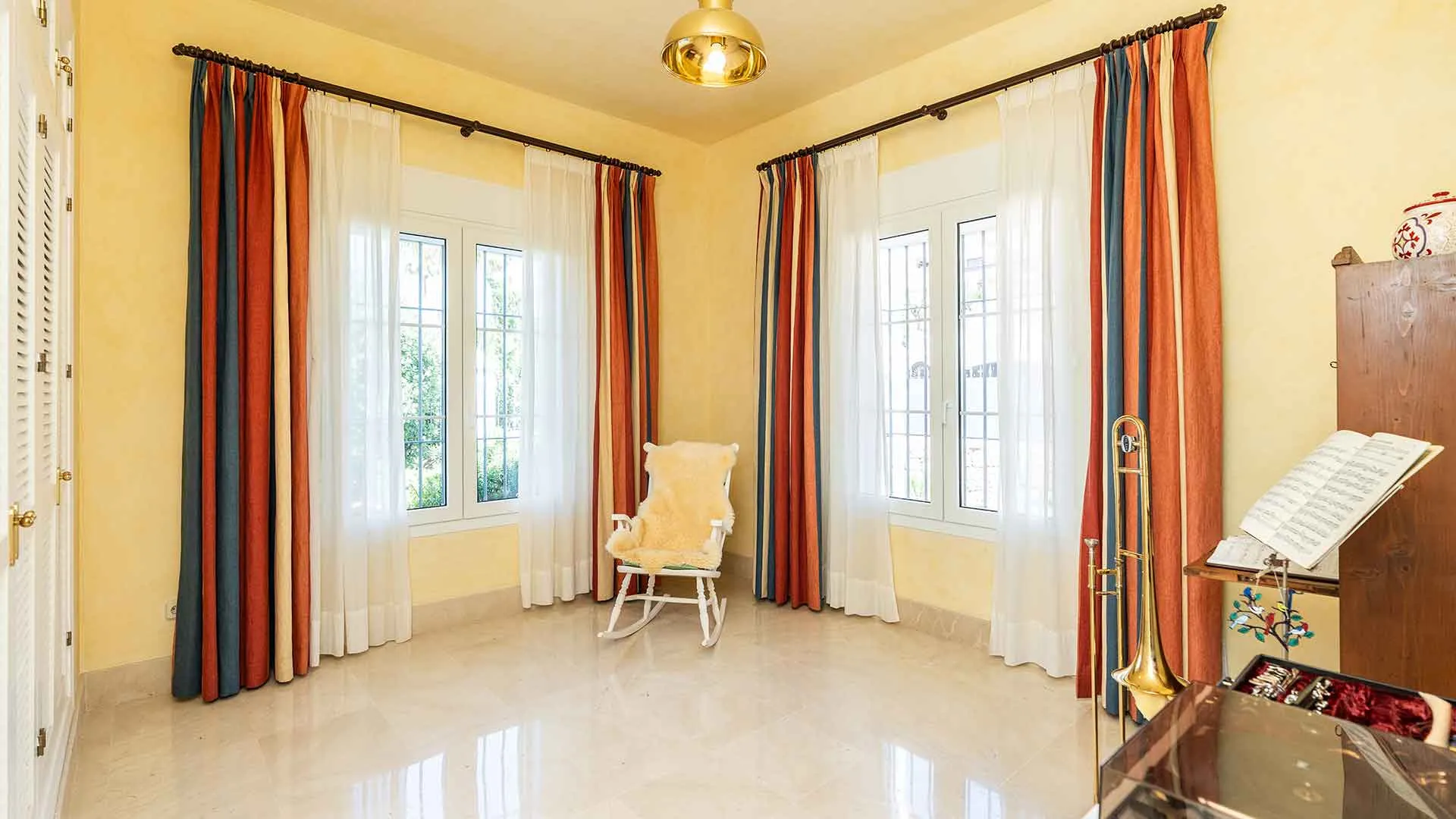 Comprar villa de 5 dormitorios en Sierra Blanca