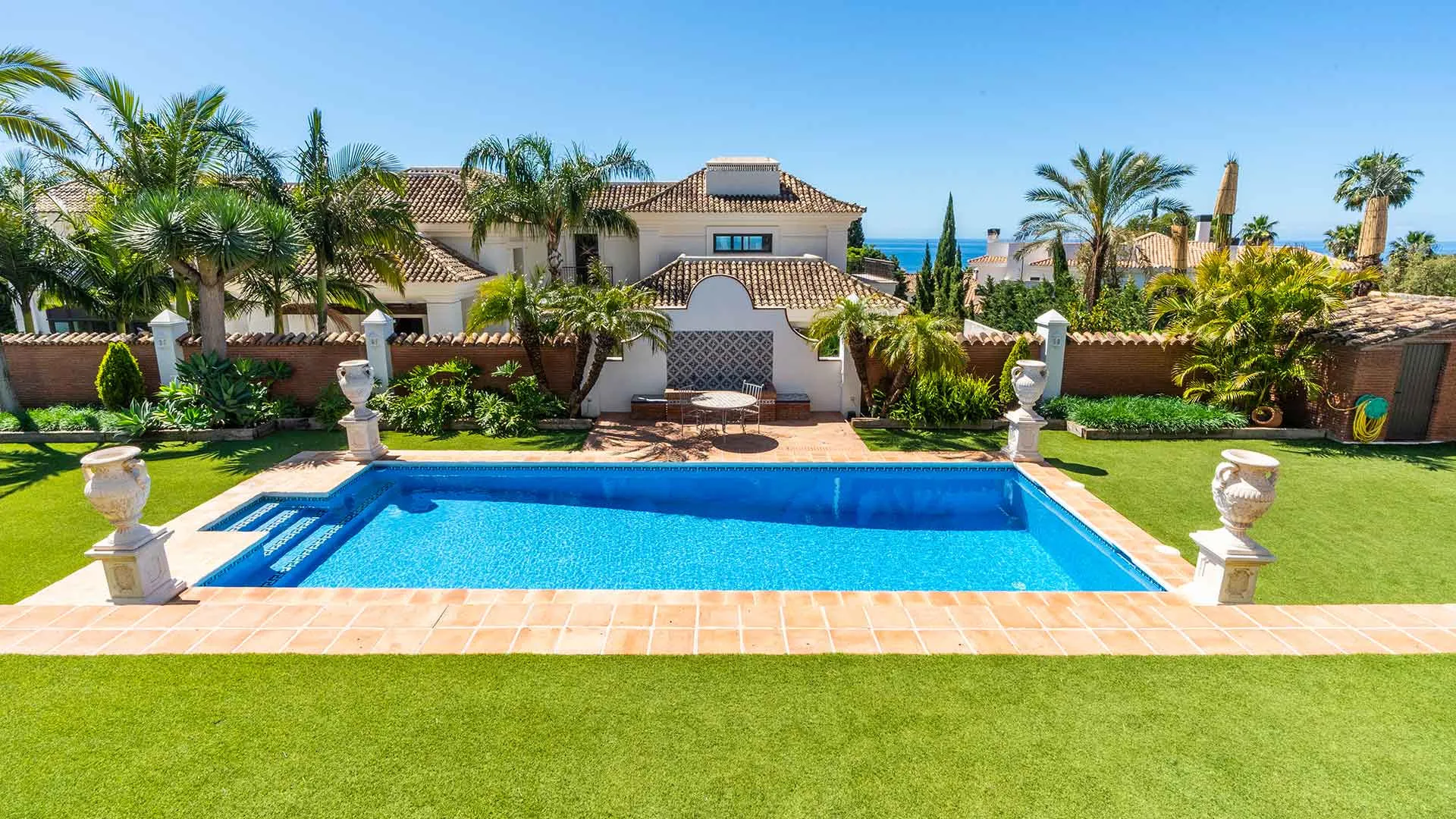 Comprar villa de 5 dormitorios en Sierra Blanca
