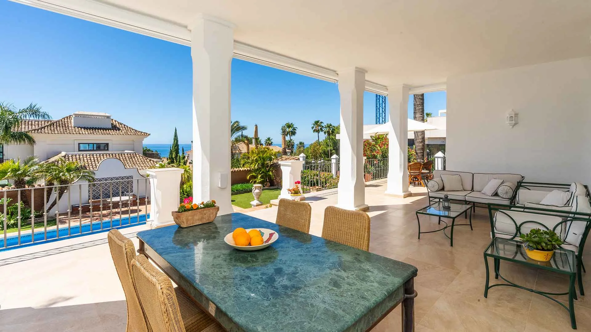 Comprar villa de 5 dormitorios en Sierra Blanca