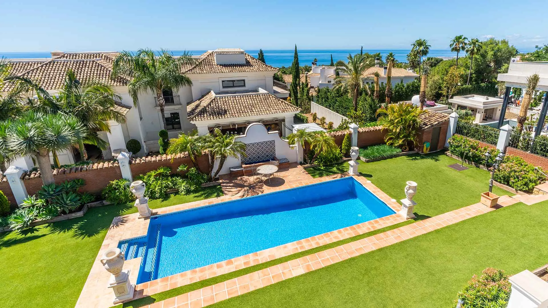 Comprar villa de 5 dormitorios en Sierra Blanca