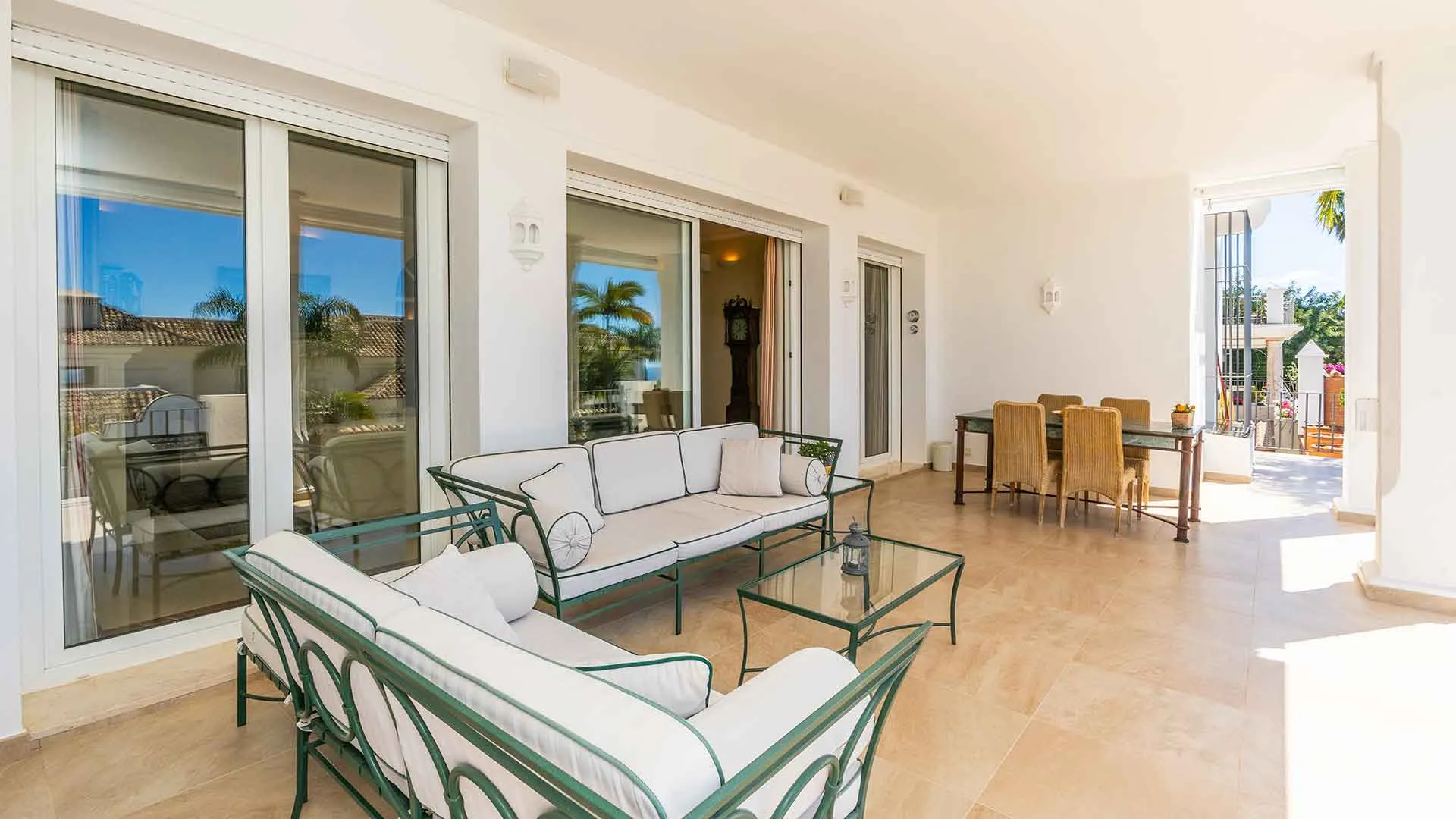 Comprar villa de 5 dormitorios en Sierra Blanca