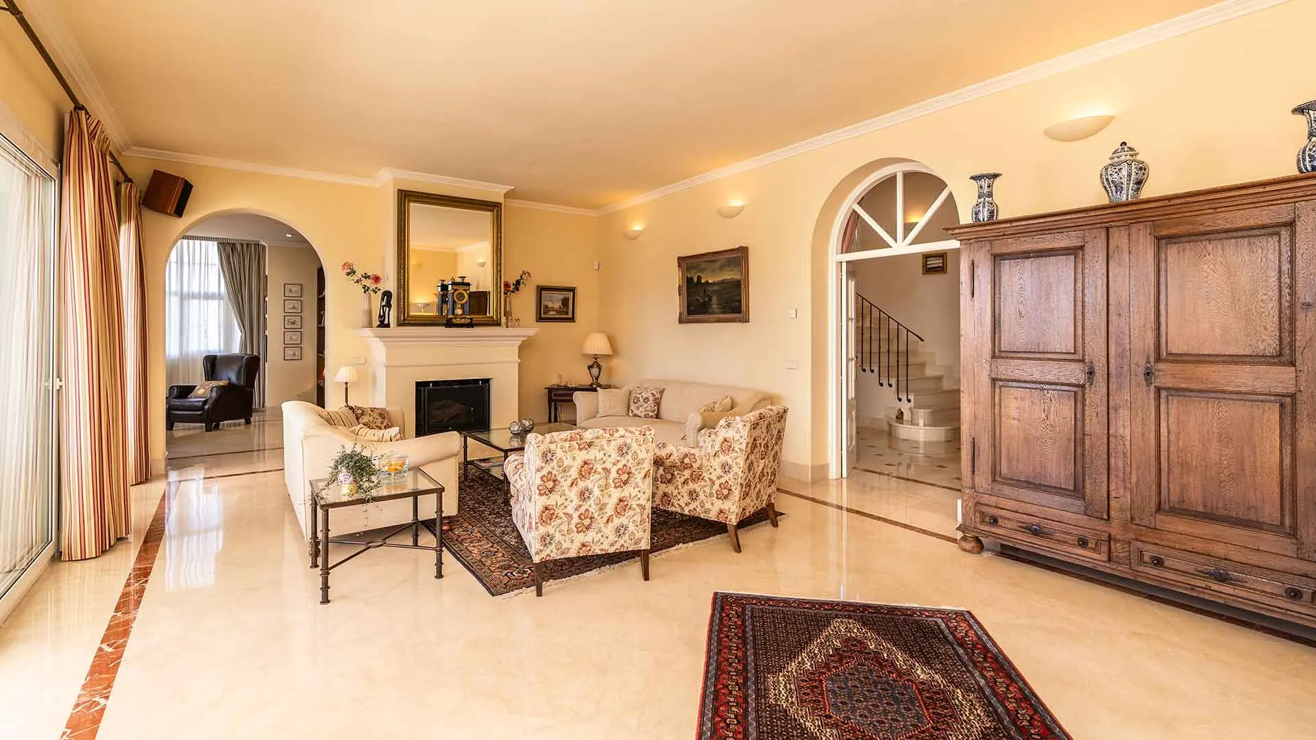 Comprar villa de 5 dormitorios en Sierra Blanca