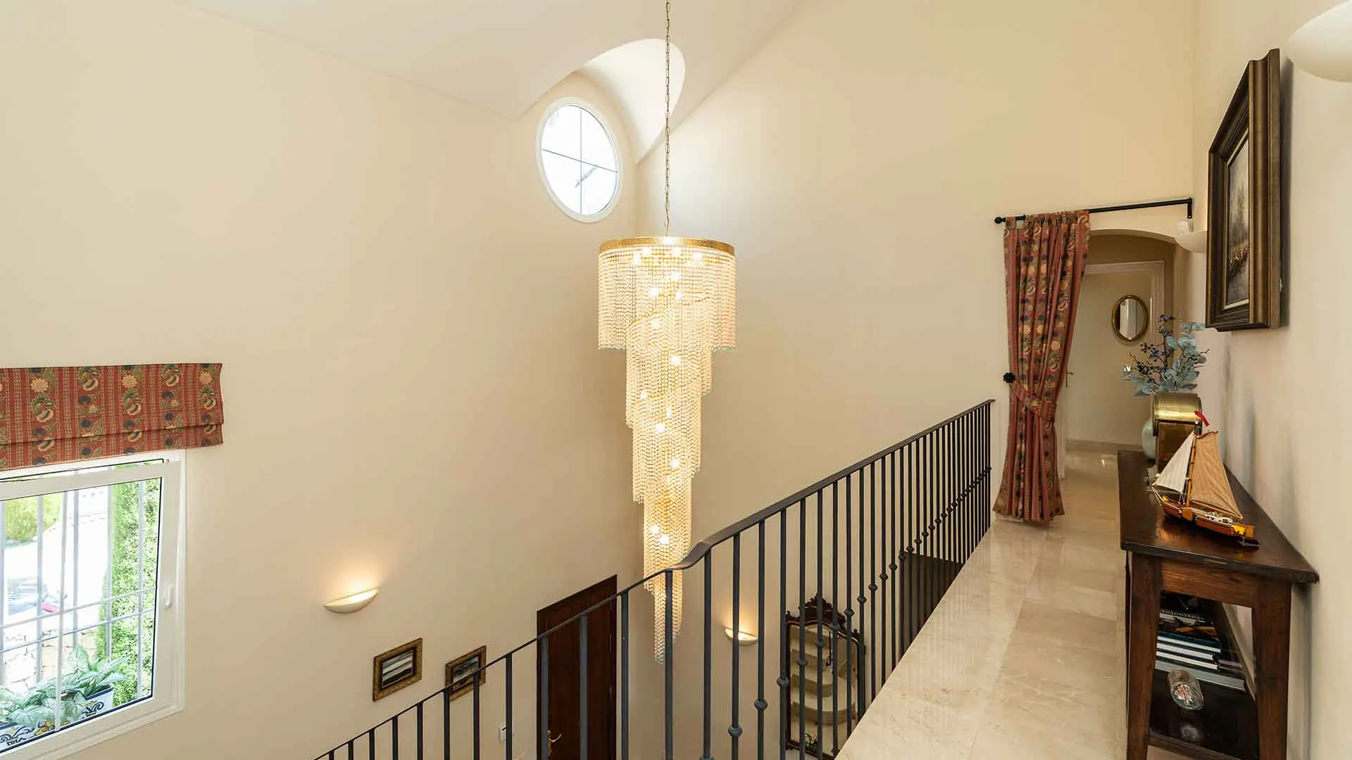 Comprar villa de 5 dormitorios en Sierra Blanca
