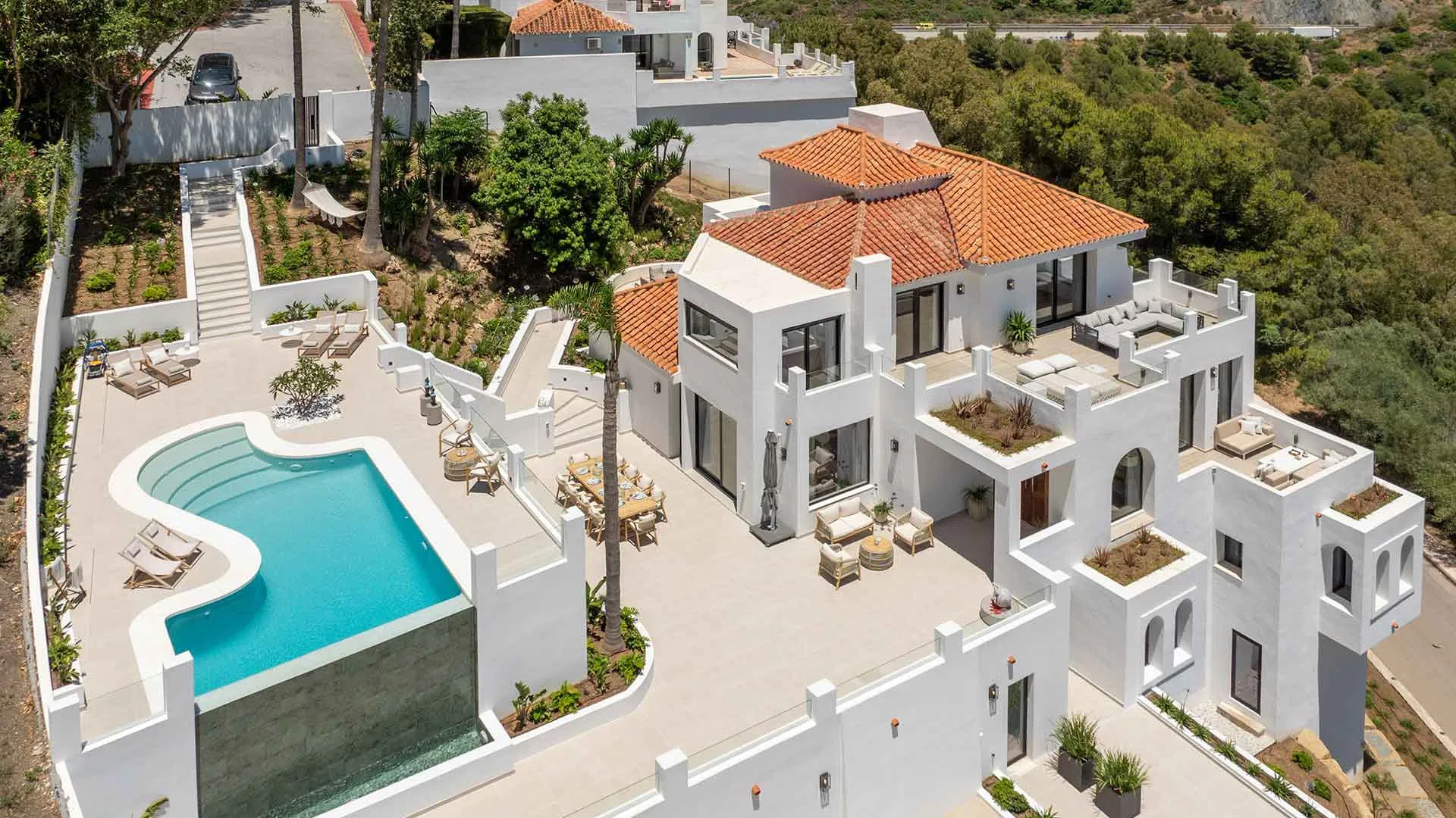 Villa with 5 bedrooms for sale in Las Lomas de Nueva Andalucia