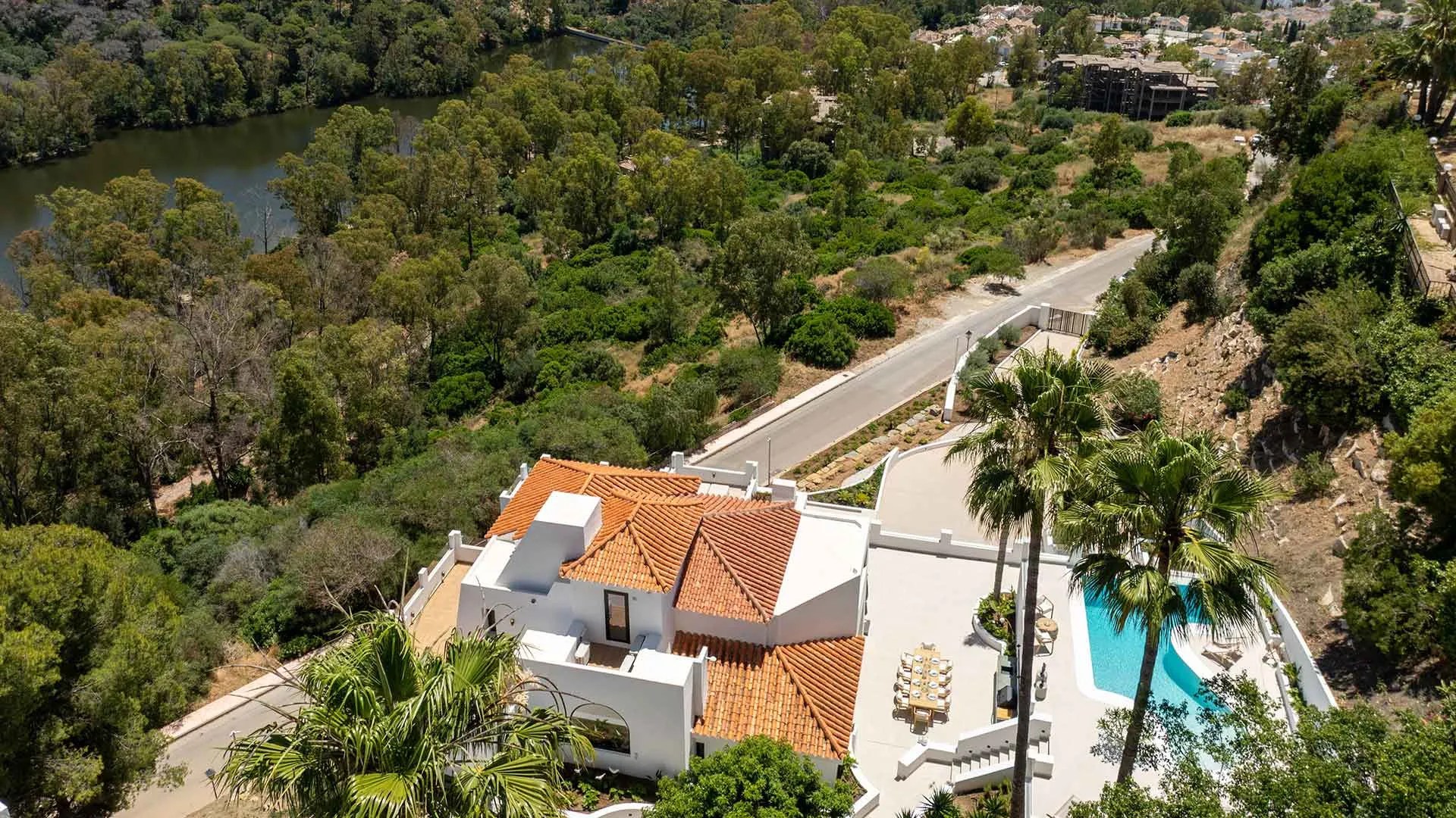 Villa with 5 bedrooms for sale in Las Lomas de Nueva Andalucia