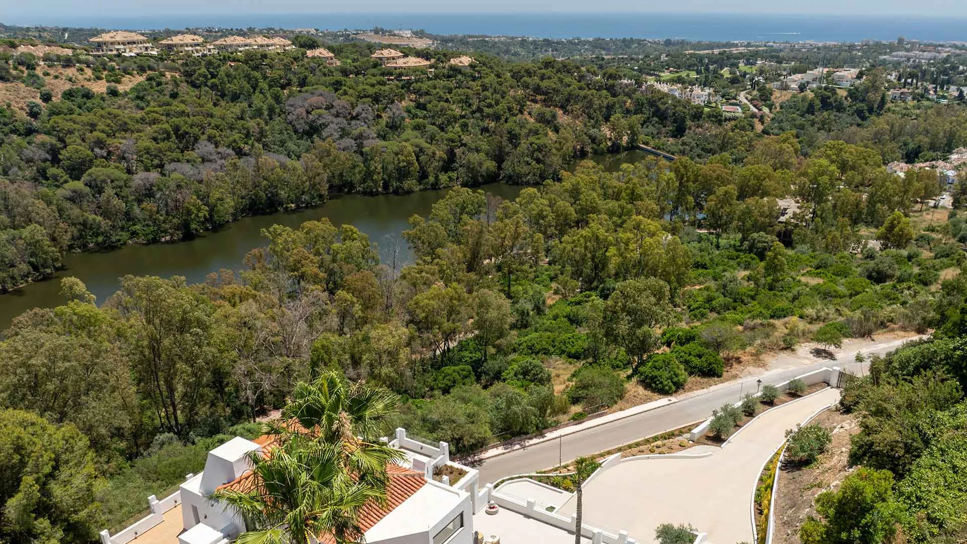 Villa with 5 bedrooms for sale in Las Lomas de Nueva Andalucia