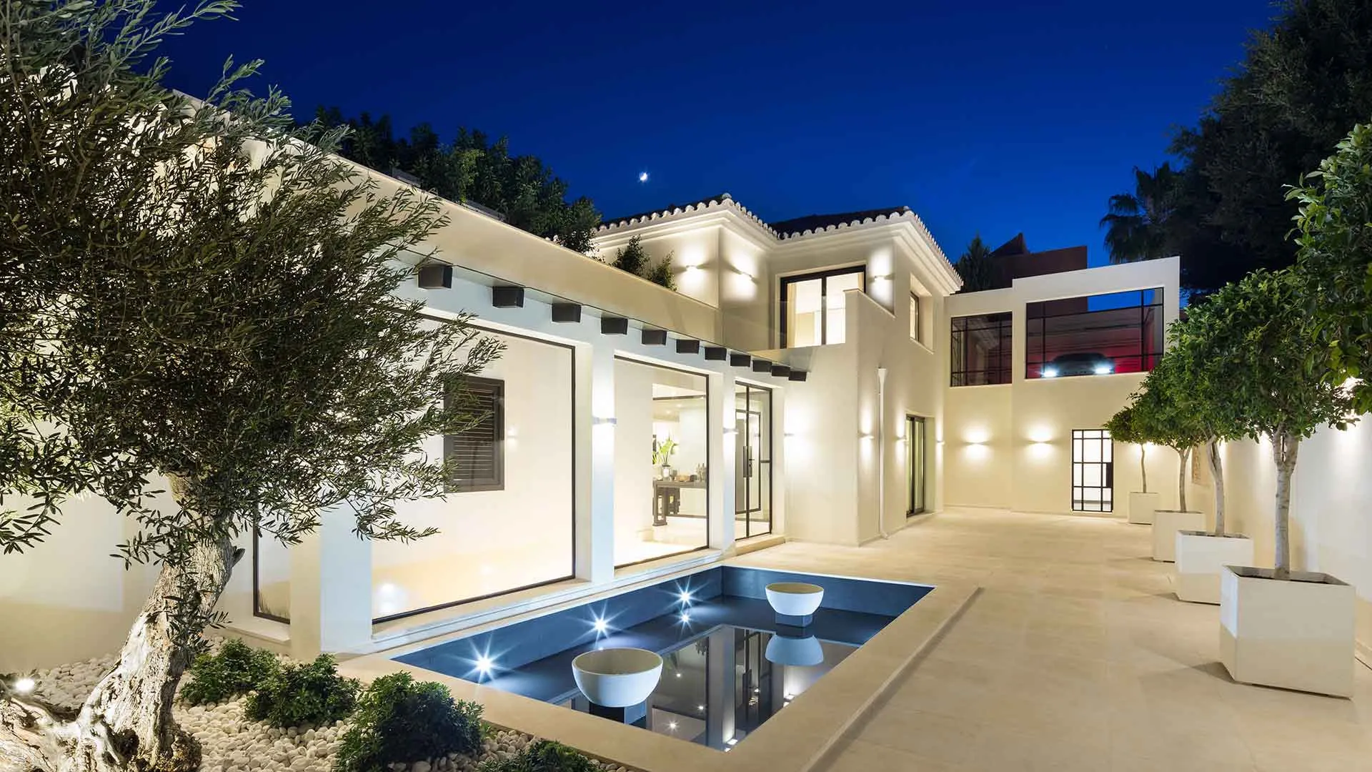 Se vende villa en Aloha con 5 dormitorios