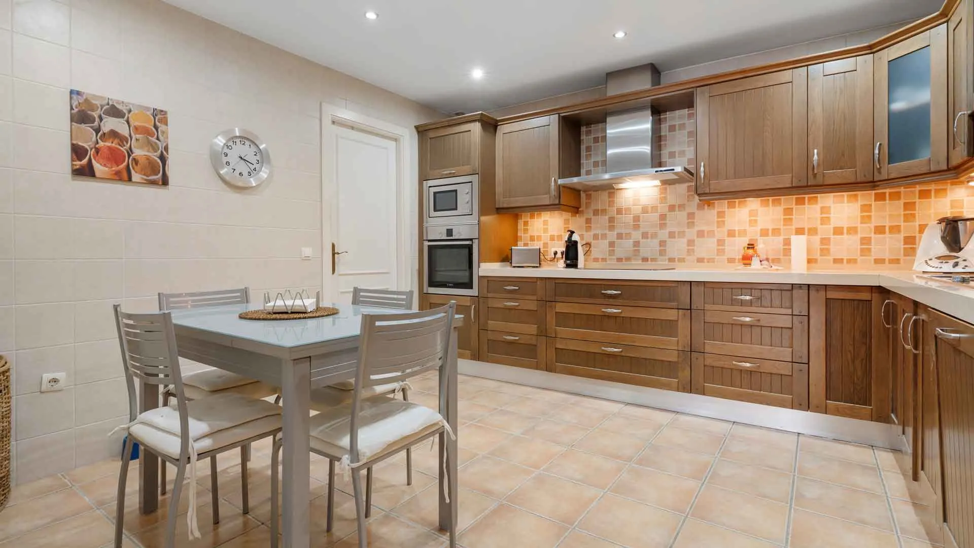 Se vende apartamento en Nueva Andalucia con 3 dormitorios