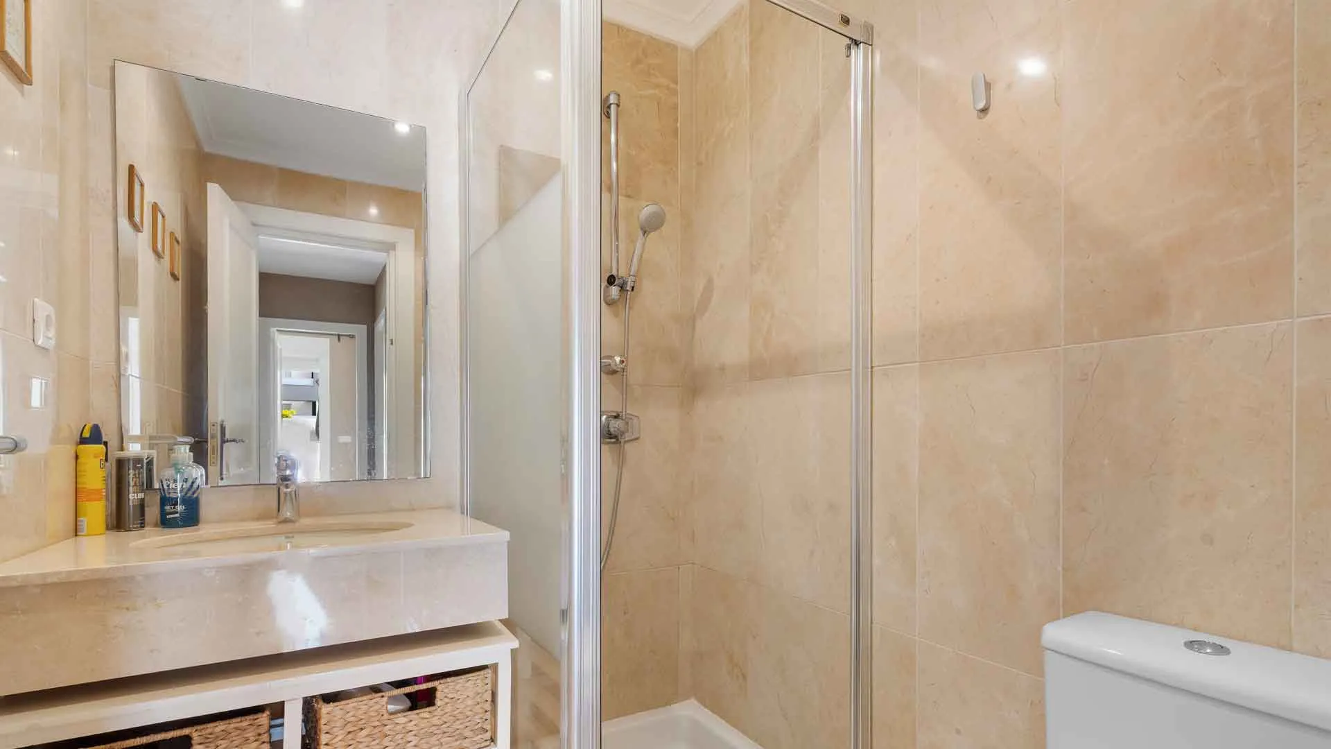 Se vende apartamento en Nueva Andalucia con 3 dormitorios