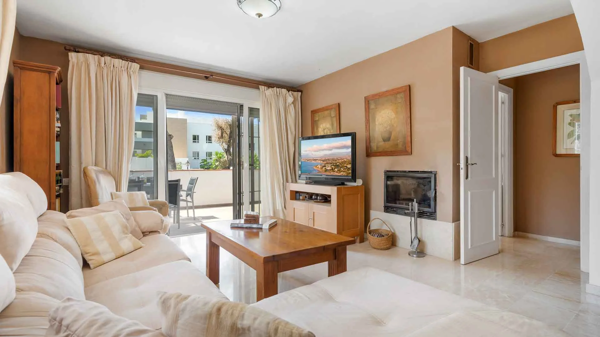 Se vende apartamento en Nueva Andalucia con 3 dormitorios