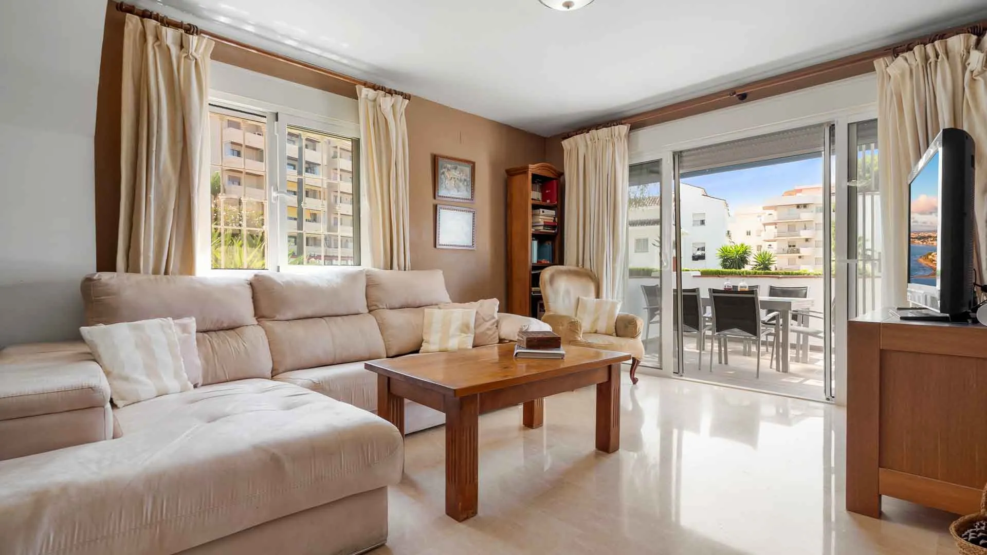 Se vende apartamento en Nueva Andalucia con 3 dormitorios