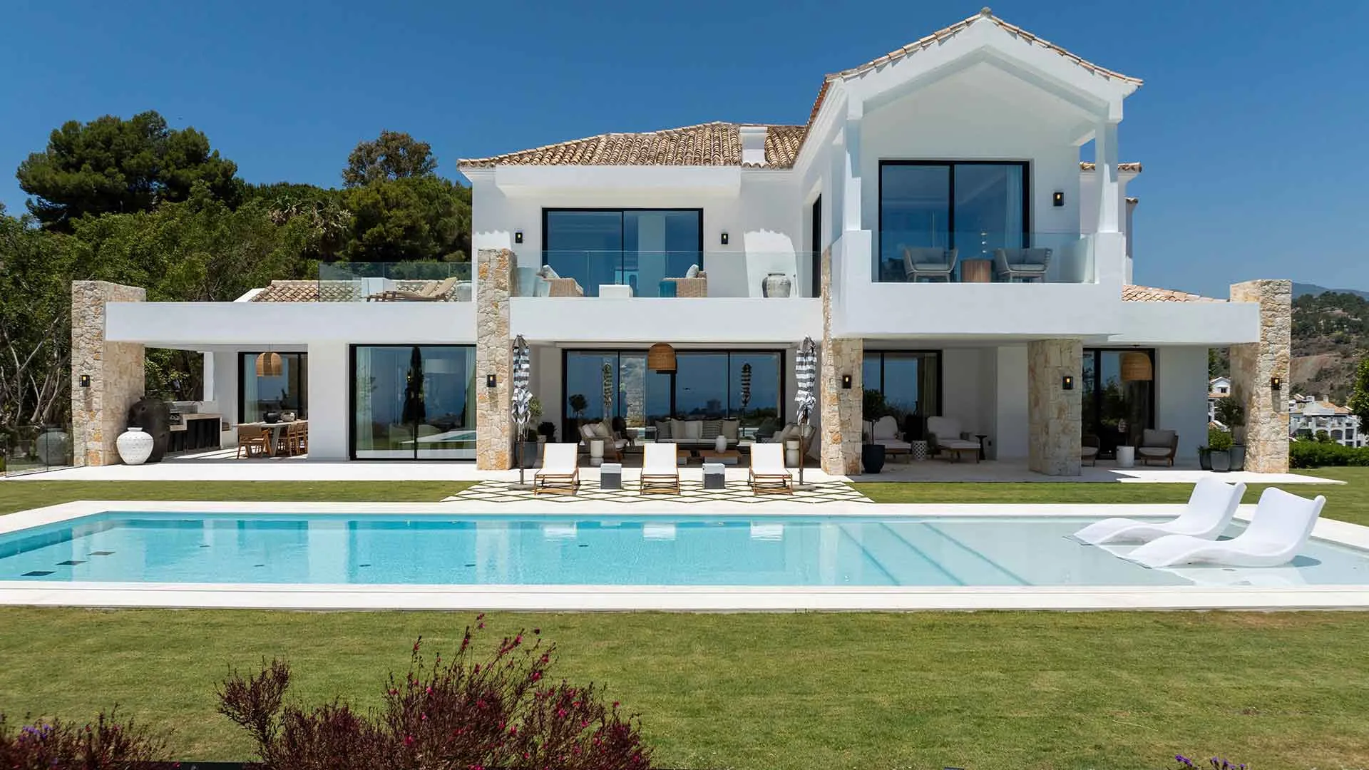 For sale El Herrojo 8 bedrooms villa