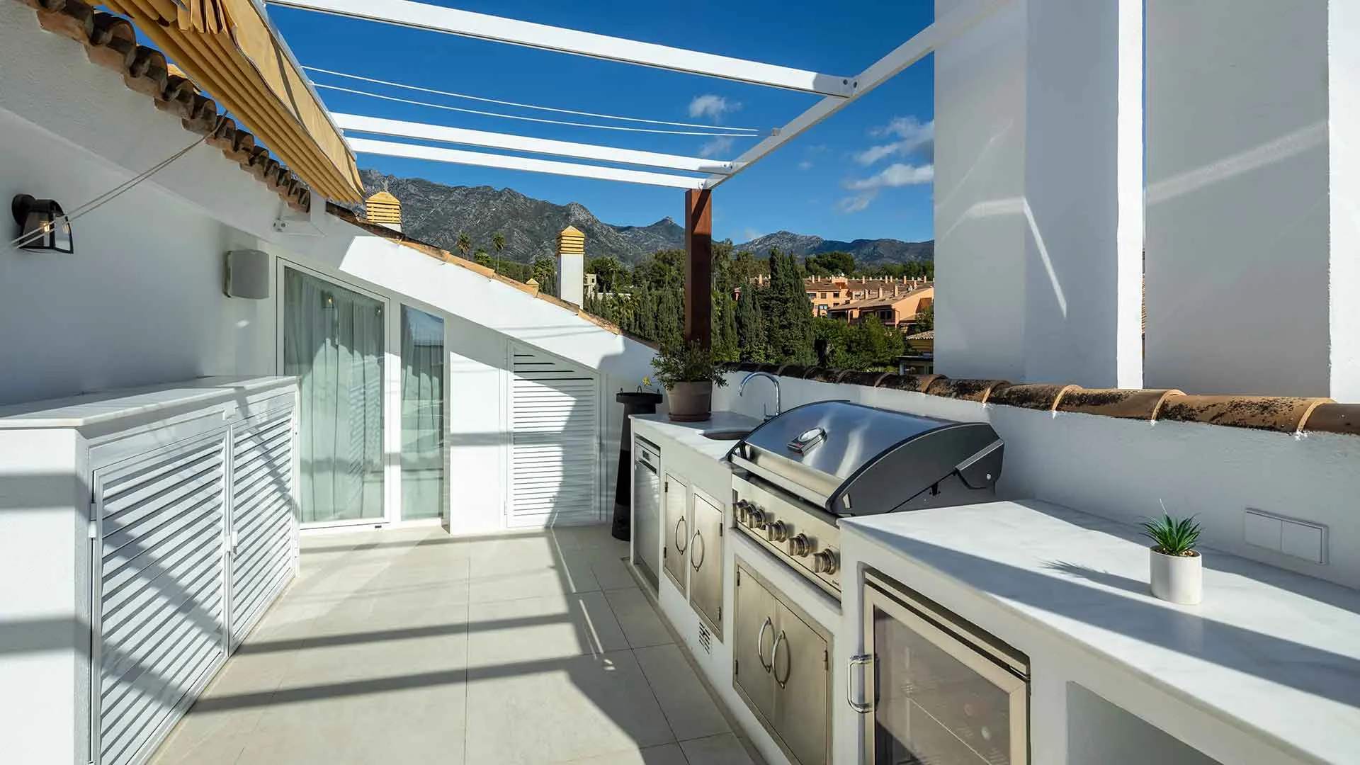 Penthouse for sale in Costa Nagüeles II with 5 bedrooms