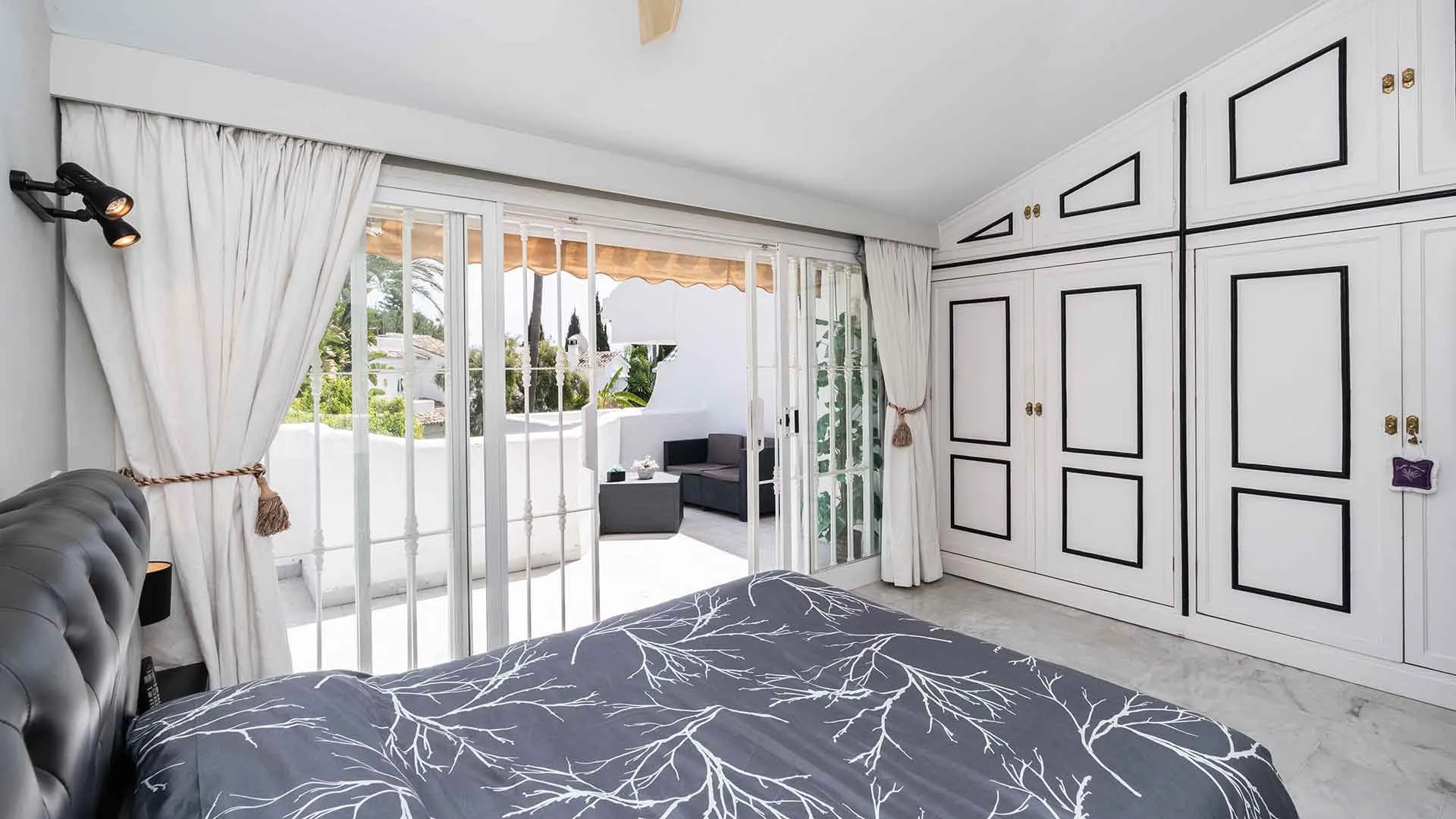 Marbella Golden Mile town house for sale