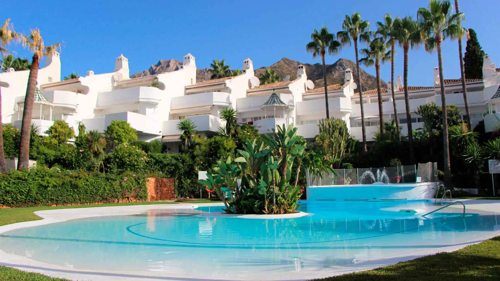 Marbella Golden Mile town house for sale