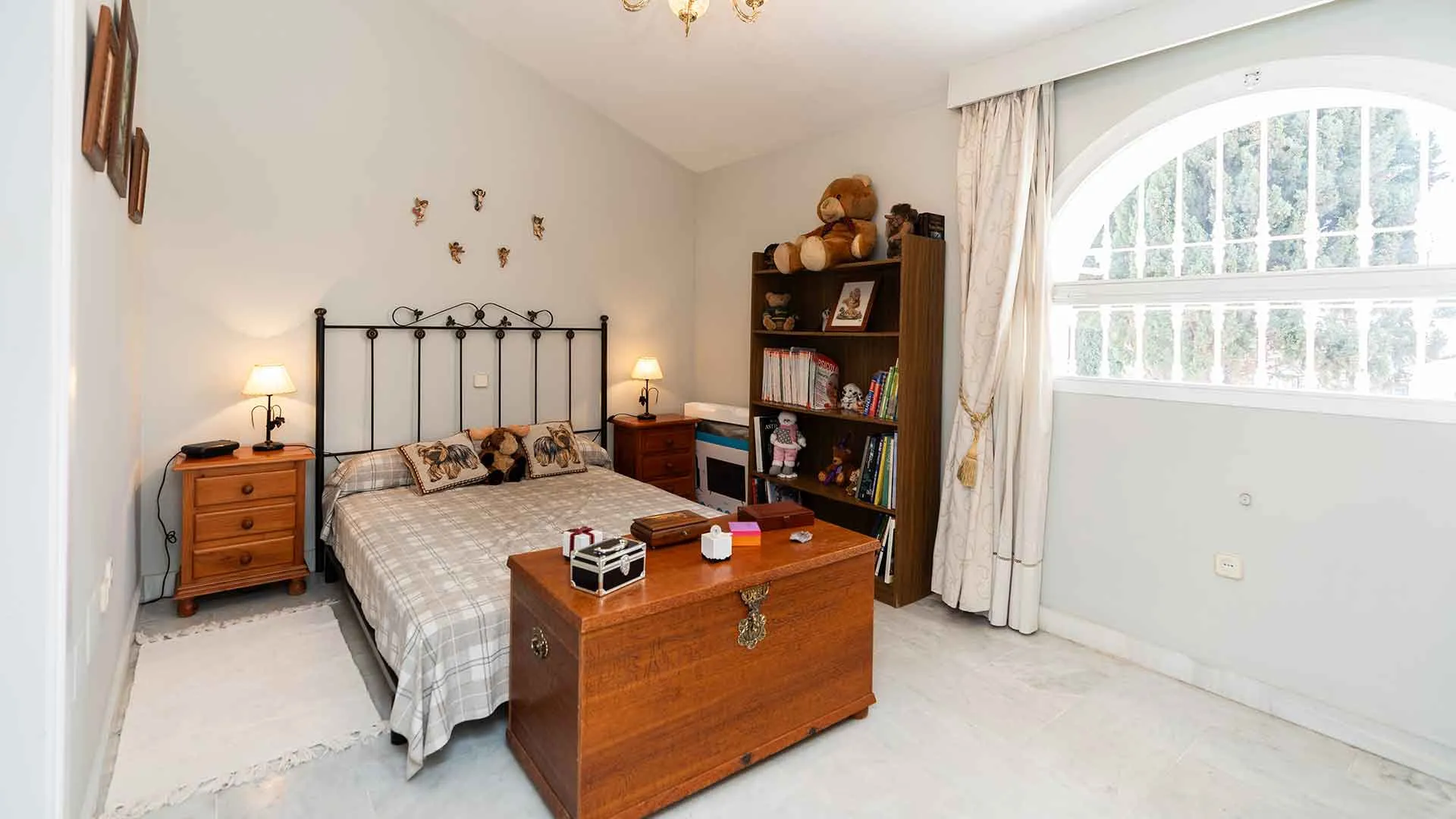 Marbella Golden Mile town house for sale