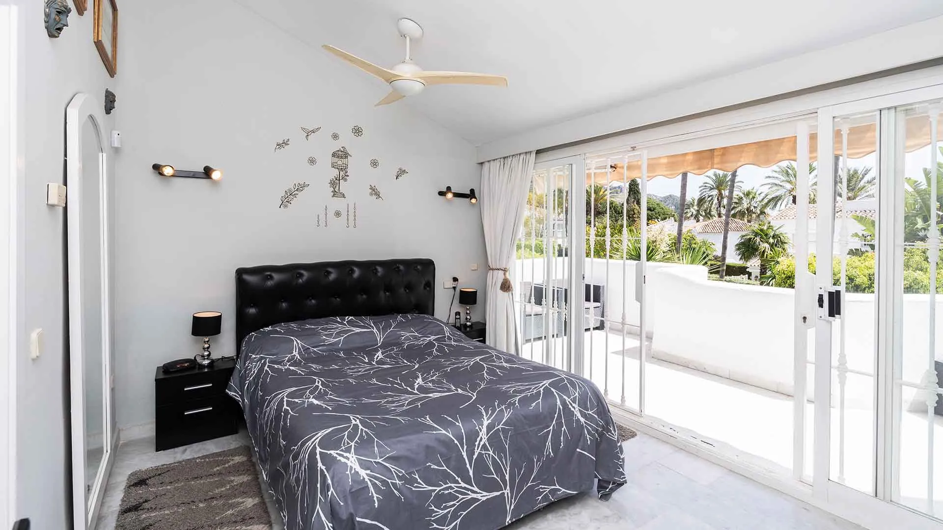 Marbella Golden Mile town house for sale