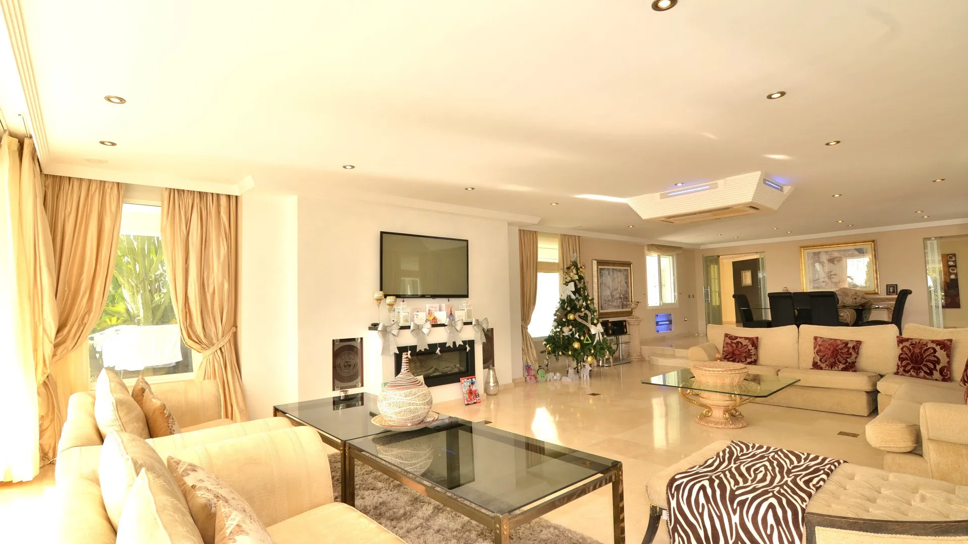 Comprar villa en Elviria de 8 dormitorios