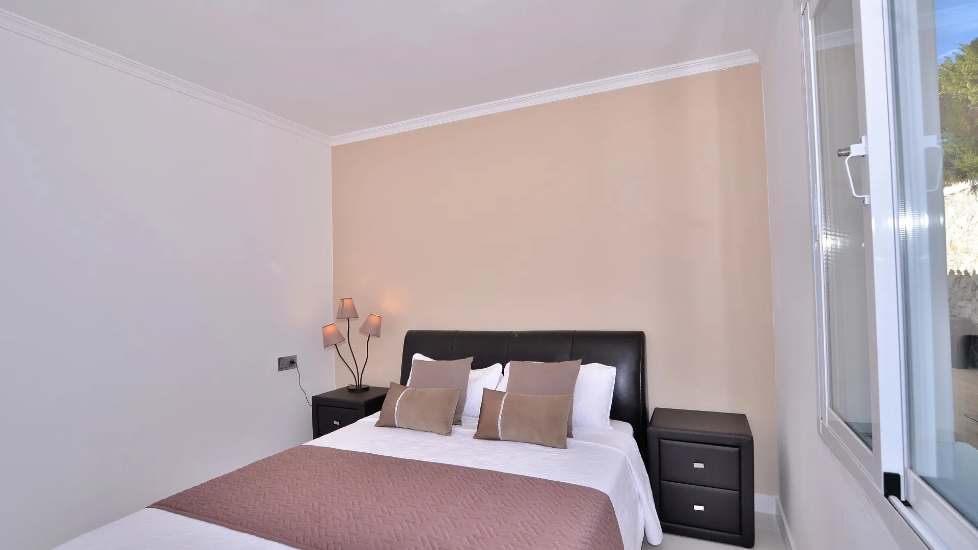 Comprar villa en Elviria de 8 dormitorios