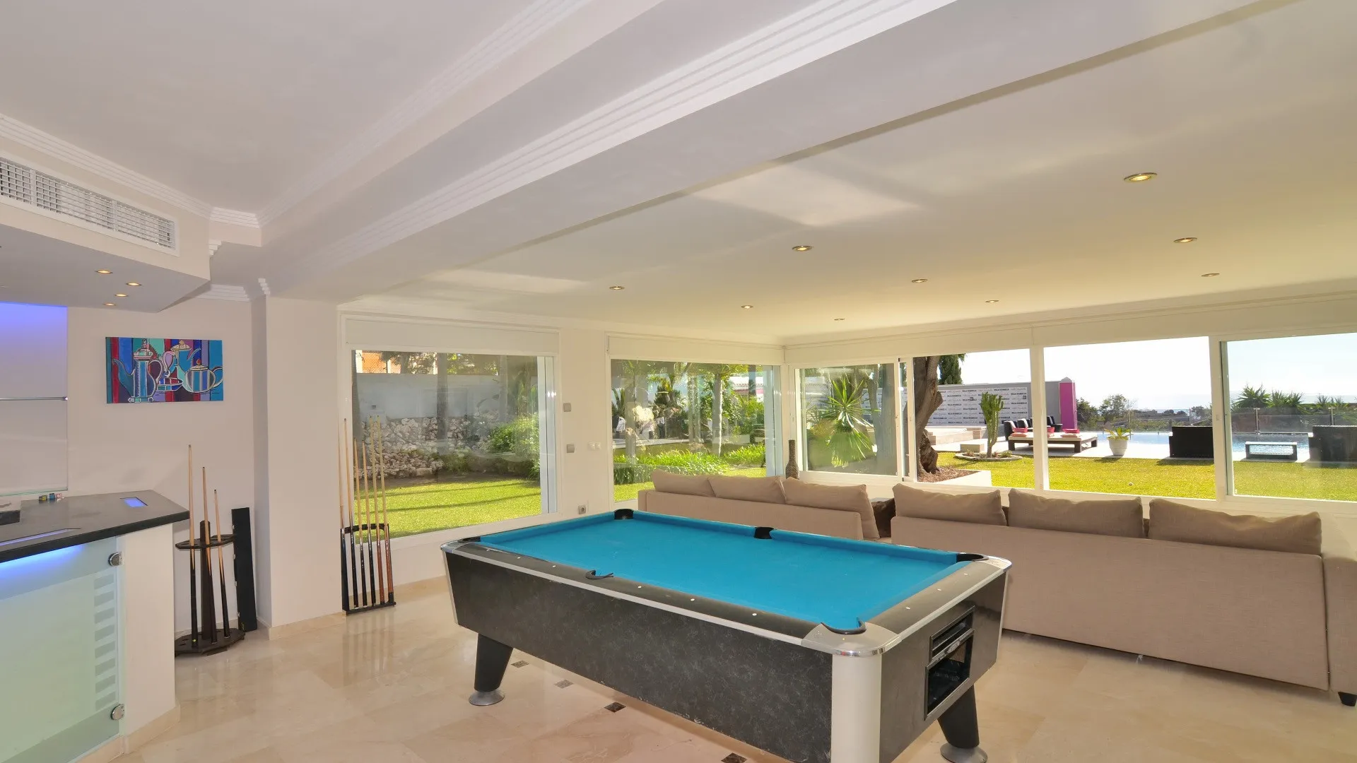 Comprar villa en Elviria de 8 dormitorios