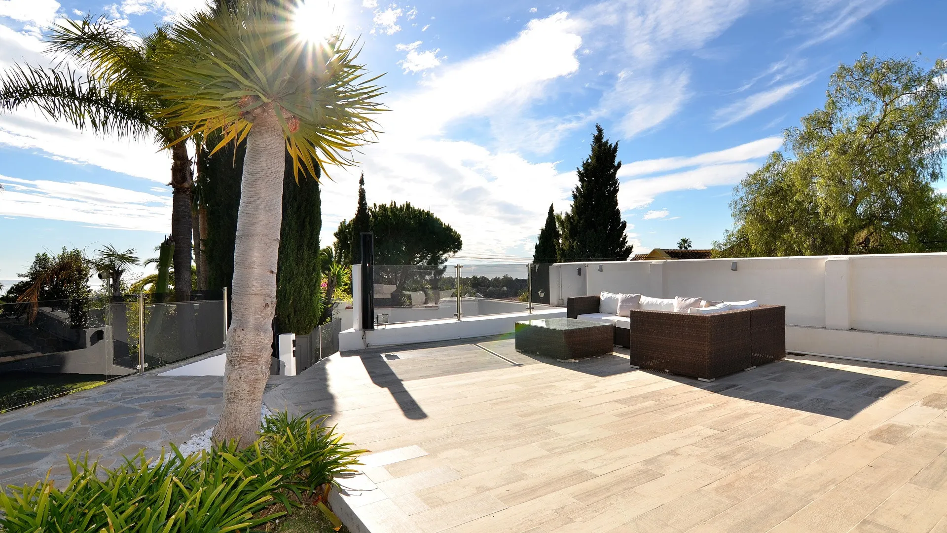 Comprar villa en Elviria de 8 dormitorios