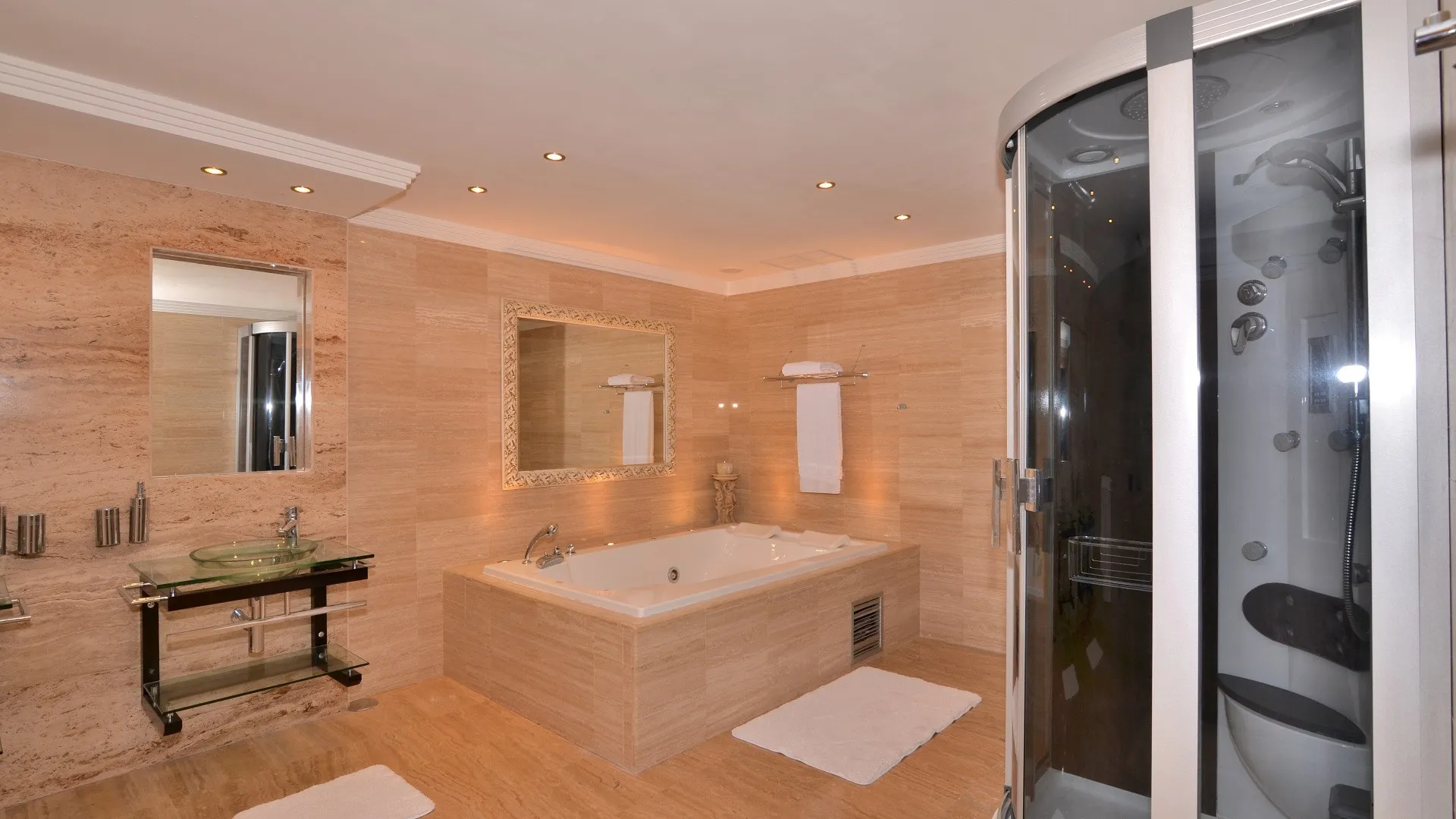 Comprar villa en Elviria de 8 dormitorios