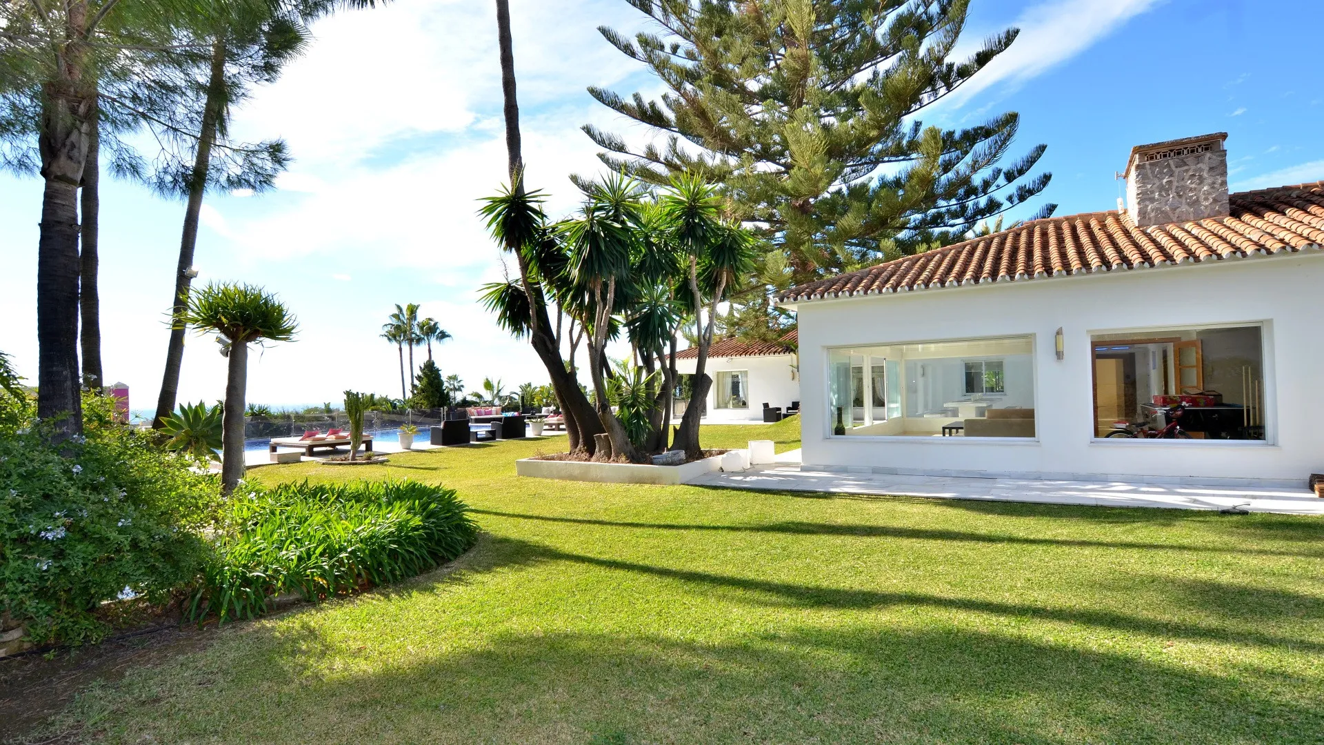 Comprar villa en Elviria de 8 dormitorios