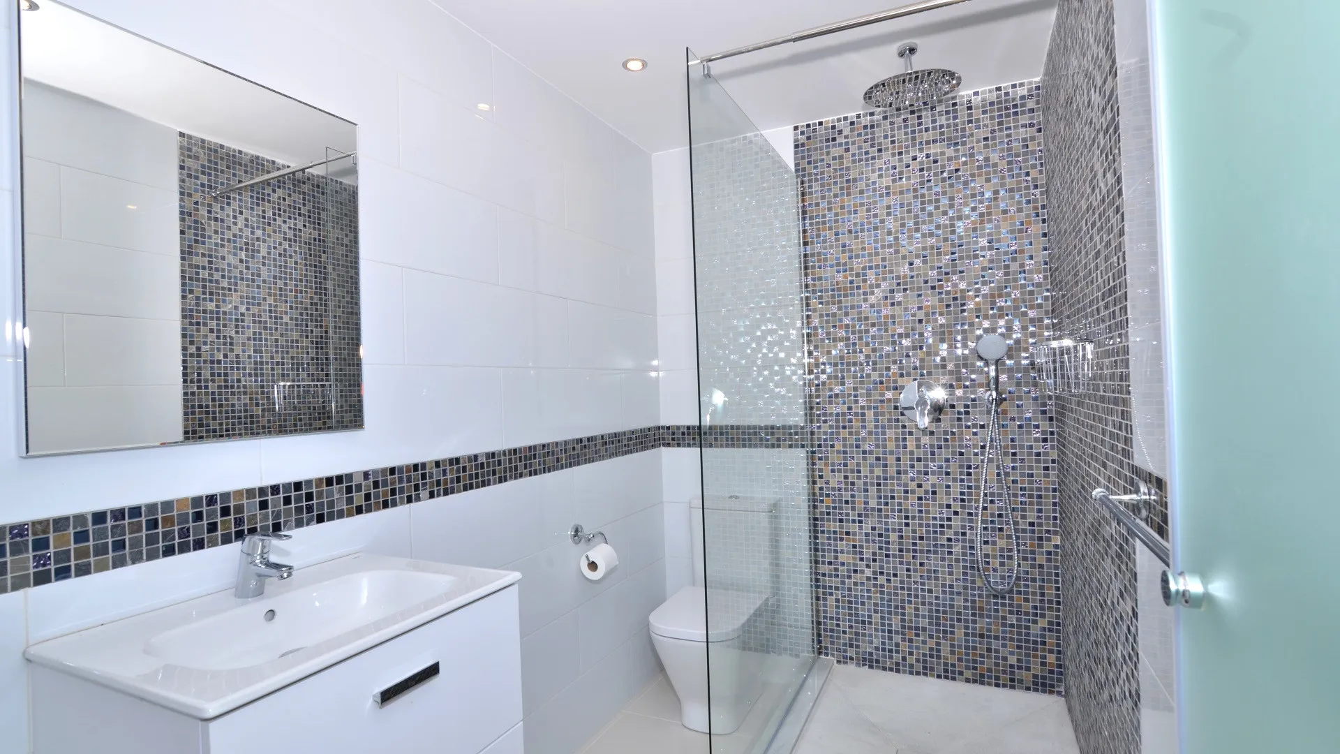 Comprar villa en Elviria de 8 dormitorios