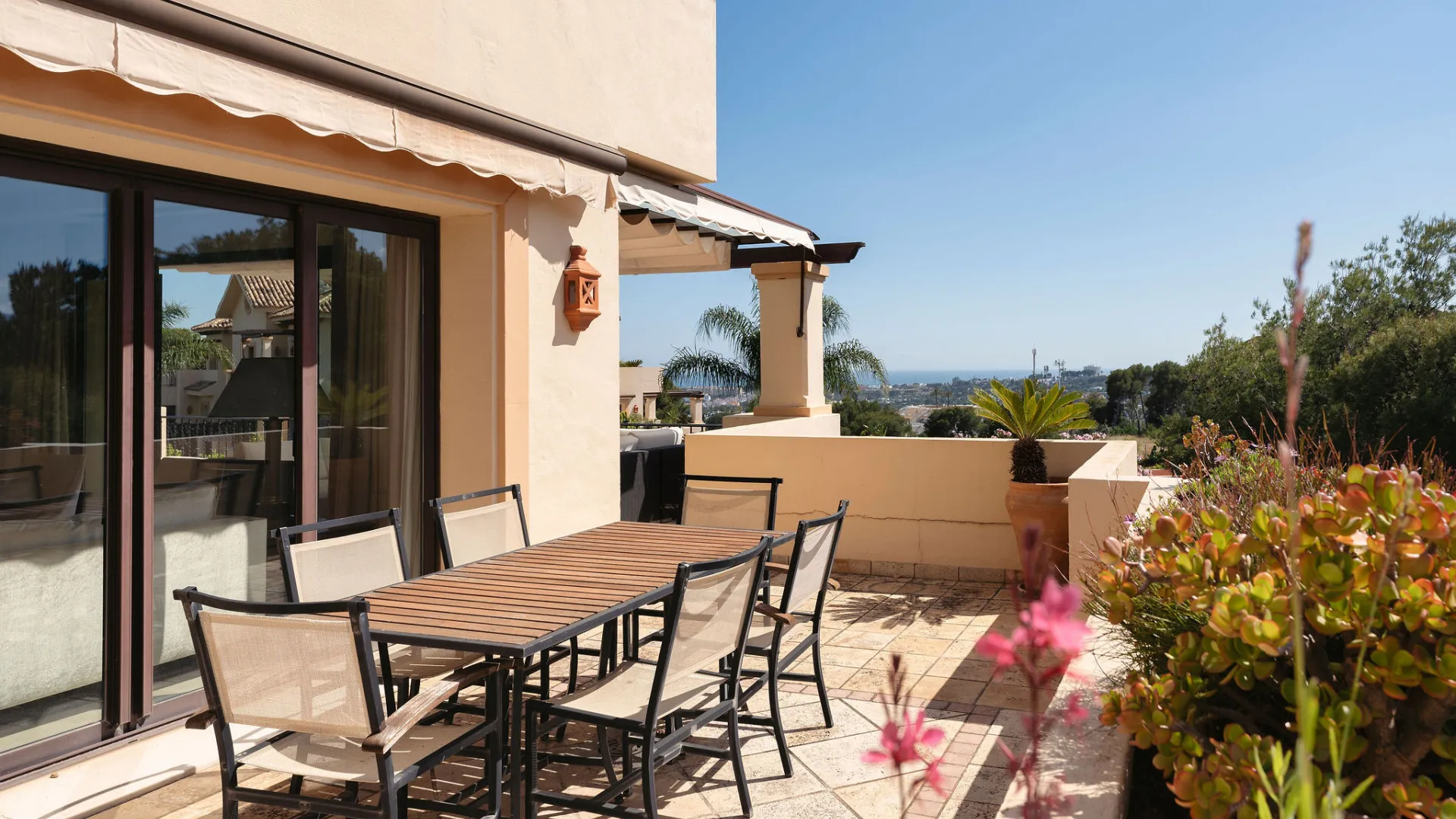 For sale Aloha Park apartment