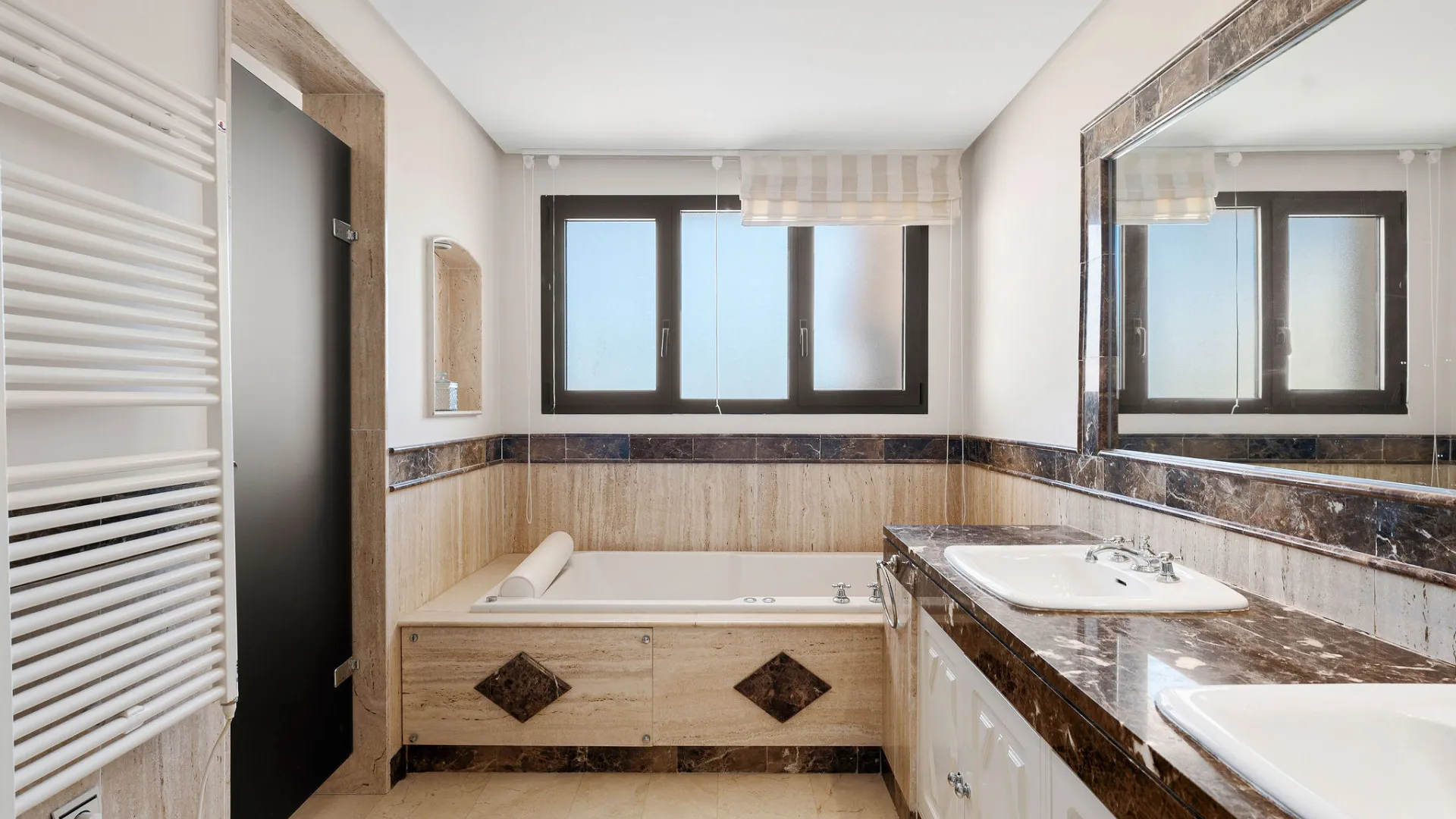 For sale Aloha Park apartment