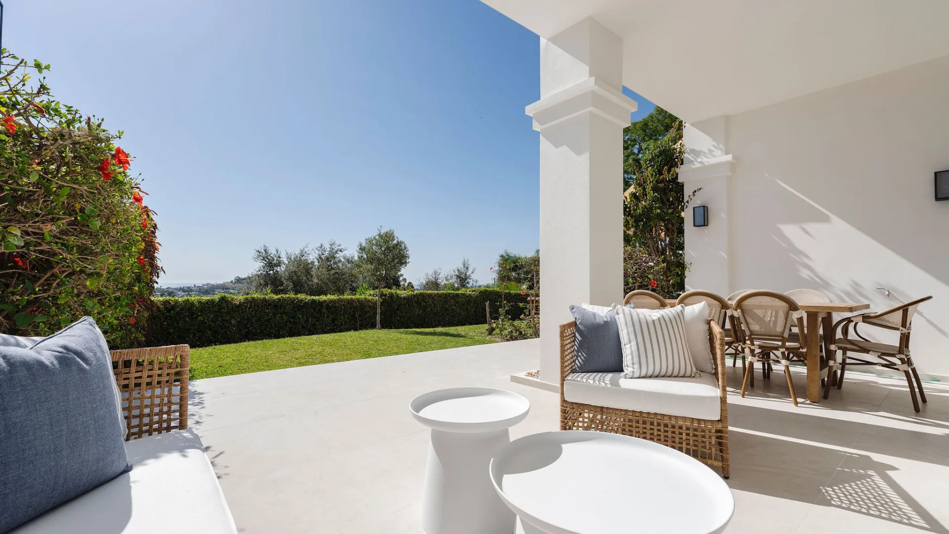 Town house for sale in La Quinta Golf