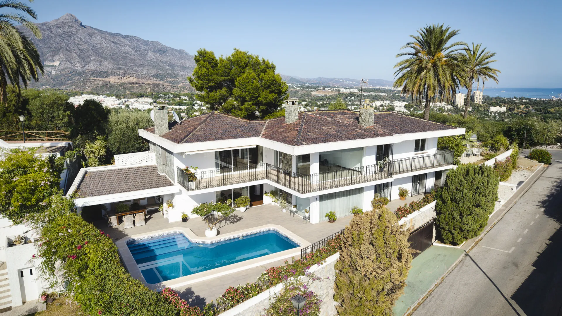 4 bedrooms villa in Nueva Andalucia for sale