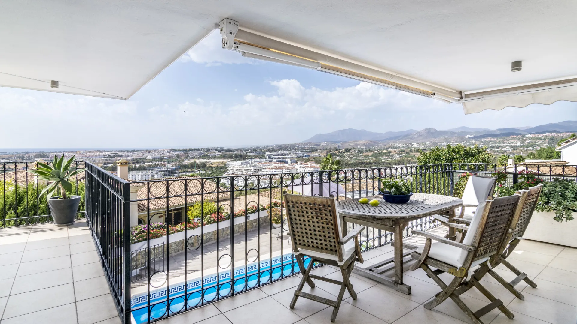 4 bedrooms villa in Nueva Andalucia for sale