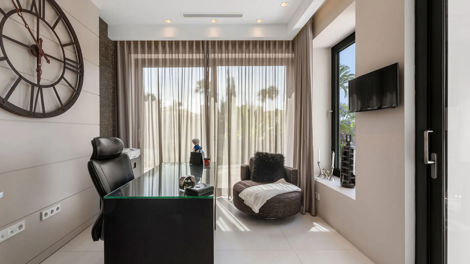 For sale Nagüeles villa with 5 bedrooms