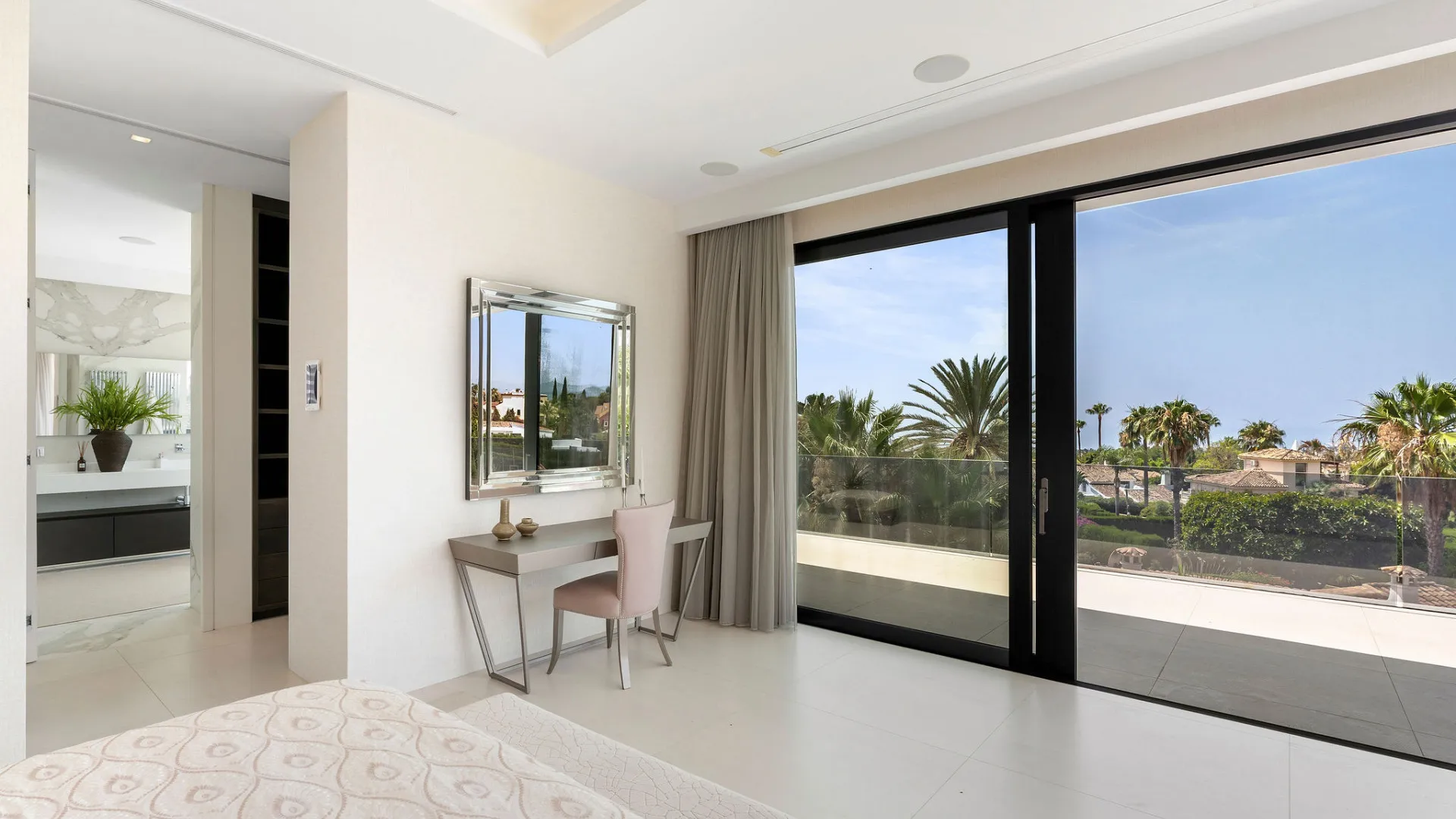 For sale Nagüeles villa with 5 bedrooms