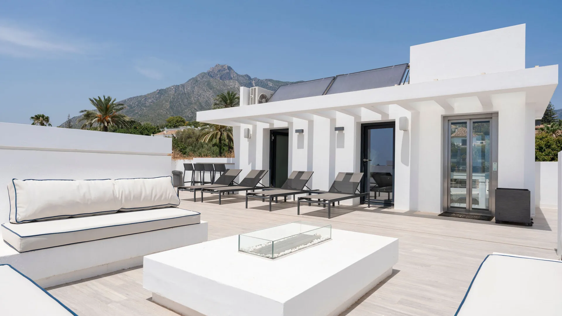 For sale Nagüeles villa with 5 bedrooms